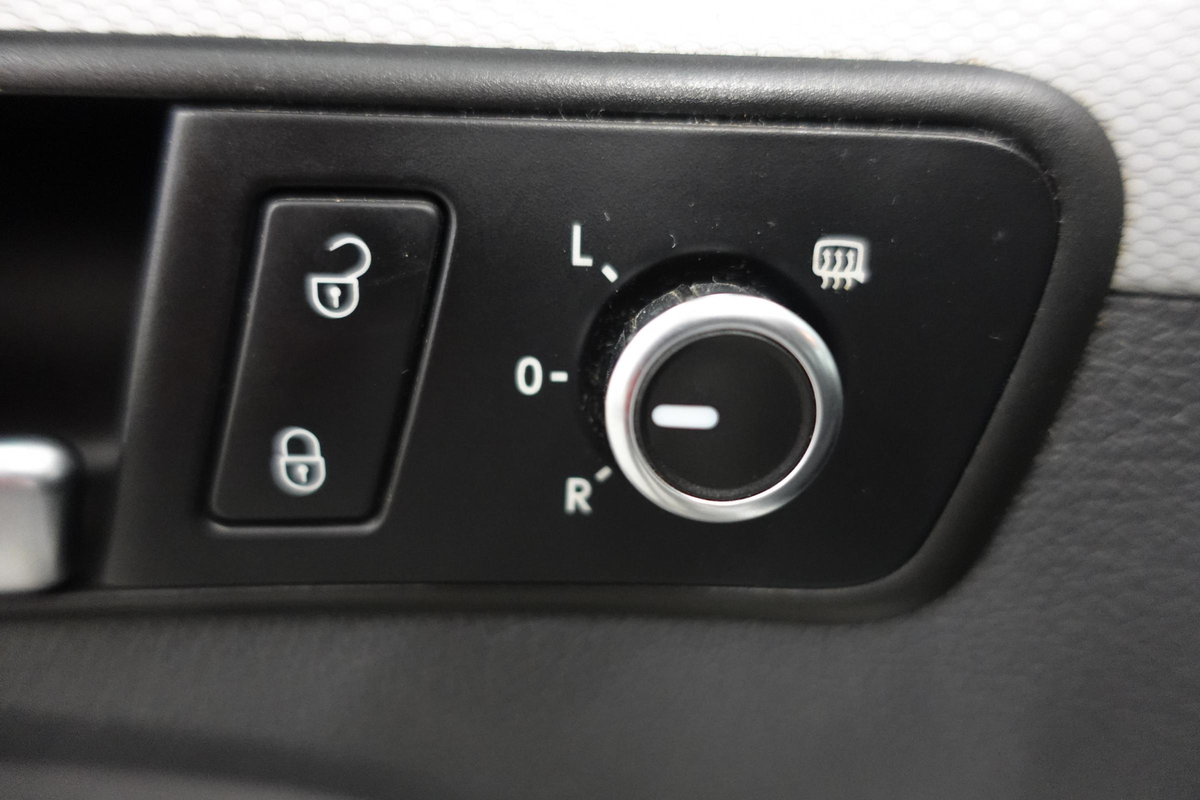 Volkswagen Touran, 2013 - pohled č. 14