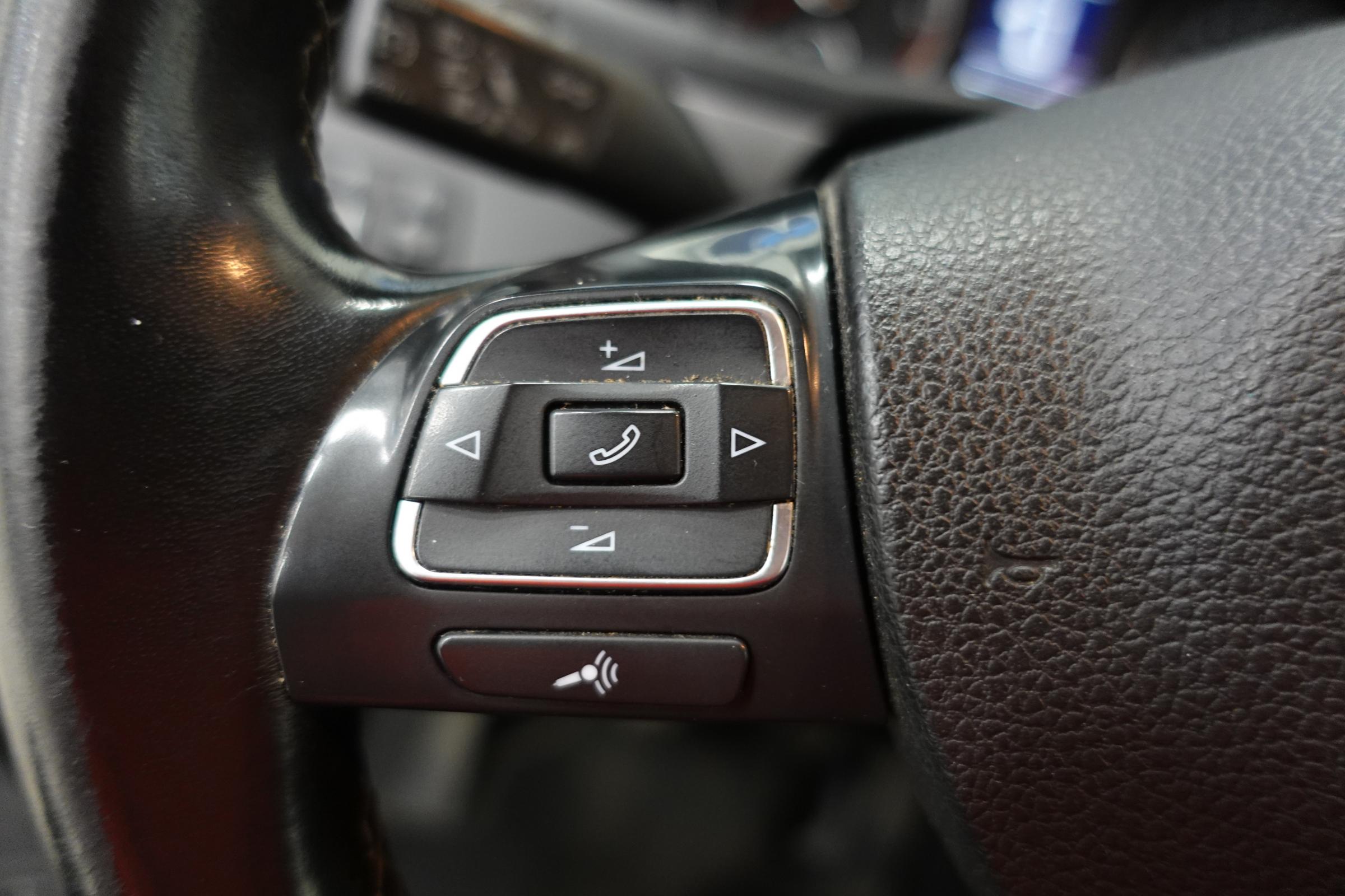 Volkswagen Touran, 2013 - pohled č. 15