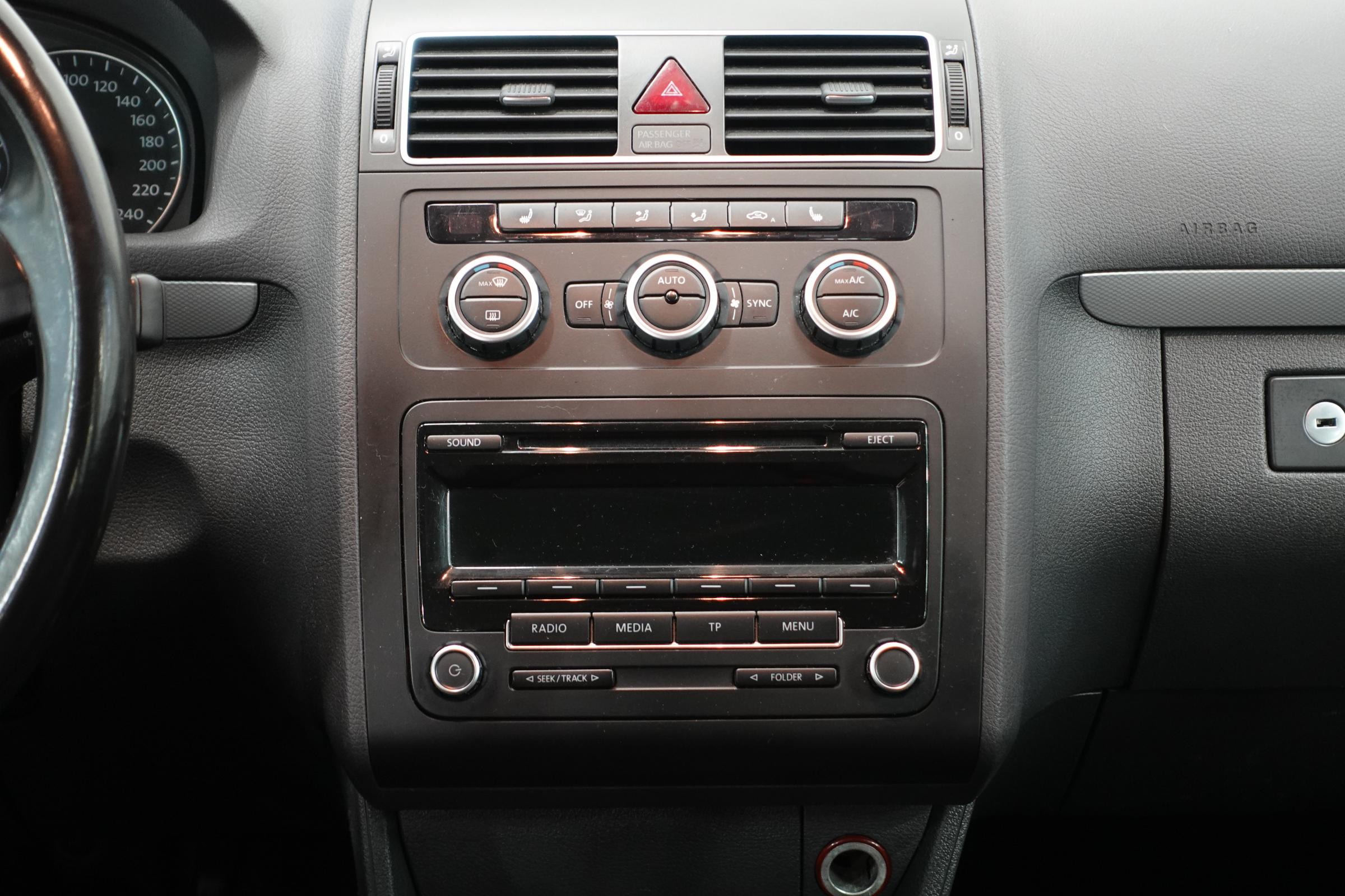 Volkswagen Touran, 2013 - pohled č. 17