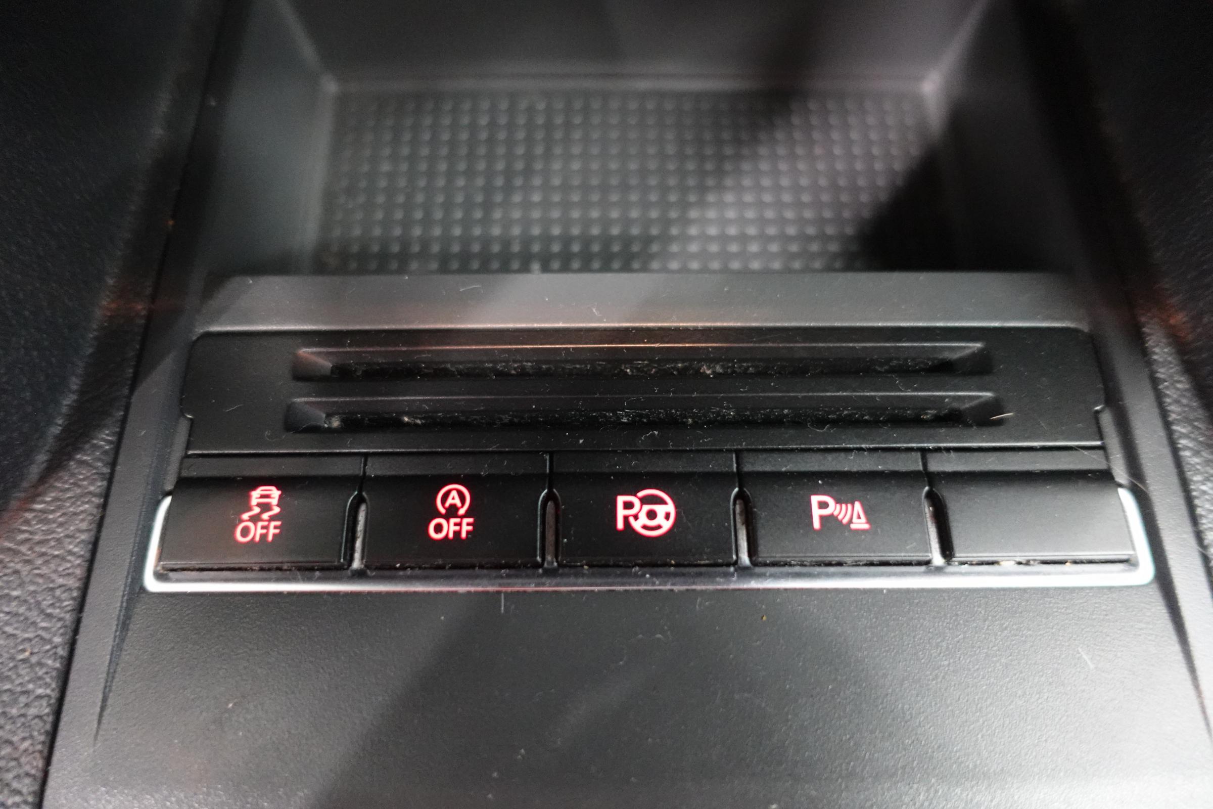 Volkswagen Touran, 2013 - pohled č. 20