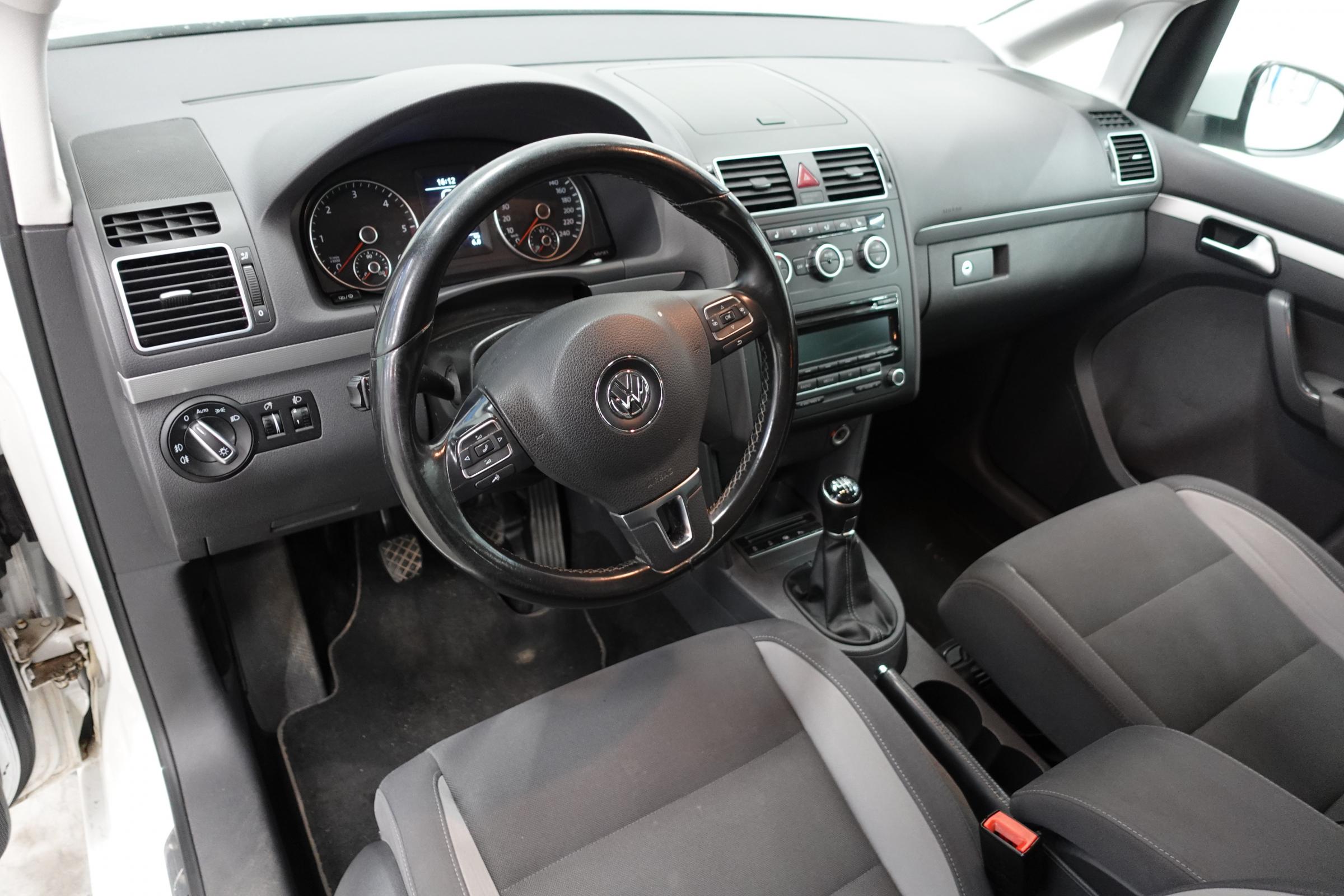 Volkswagen Touran, 2013 - pohled č. 21