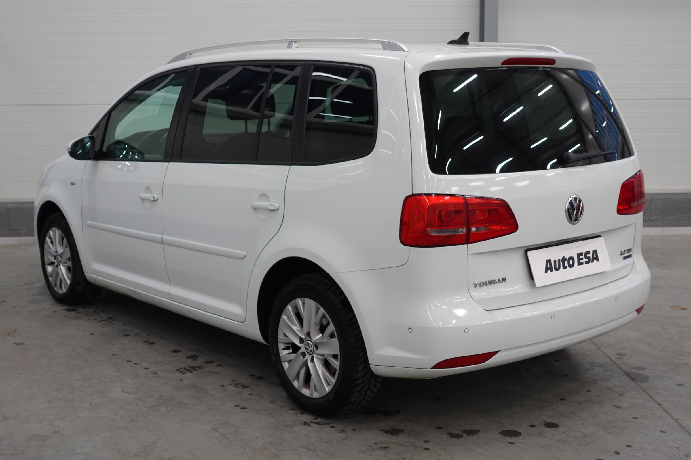 Volkswagen Touran, 2013 - pohled č. 4