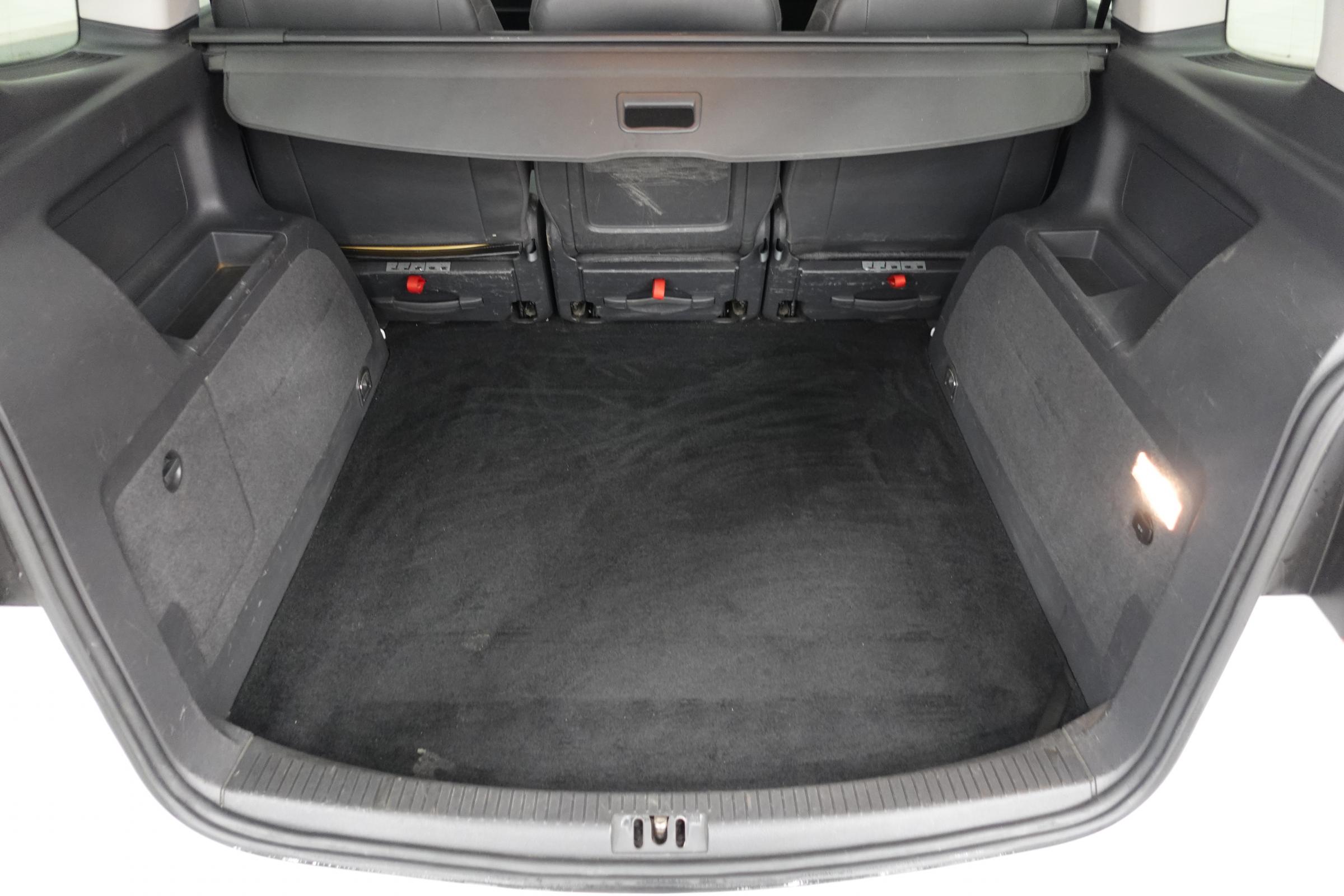 Volkswagen Touran, 2013 - pohled č. 7