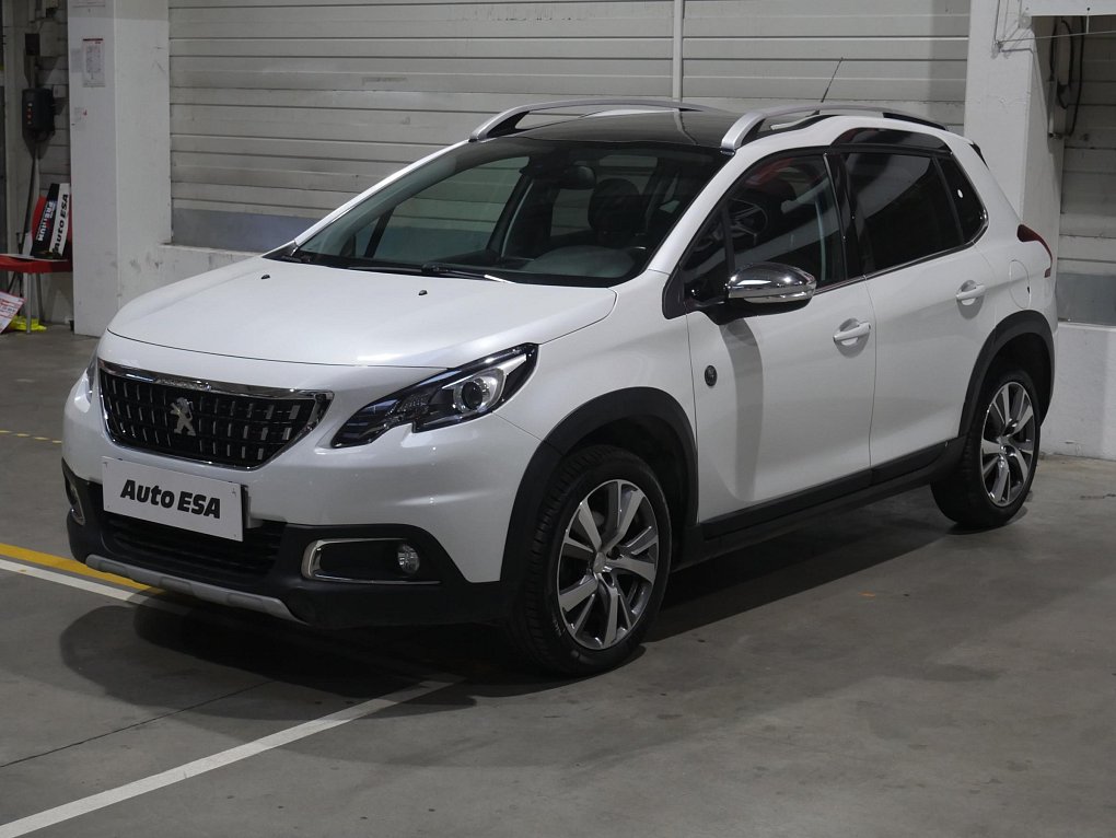 Peugeot 2008 1.2 PT Crossway