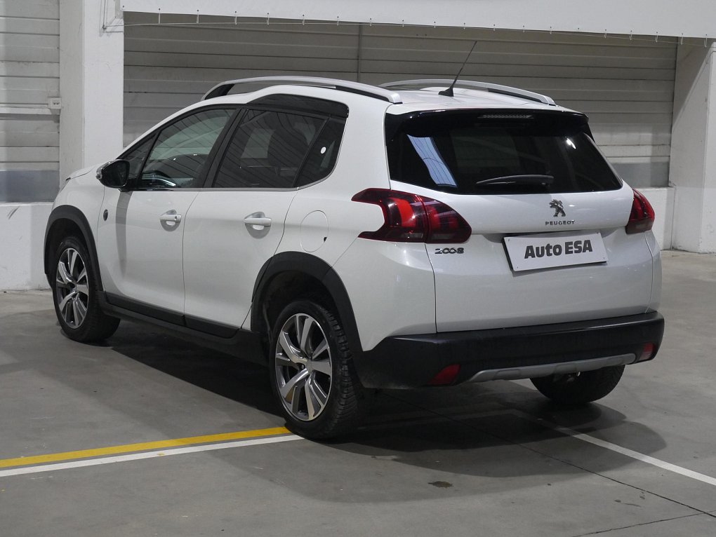 Peugeot 2008 1.2 PT Crossway