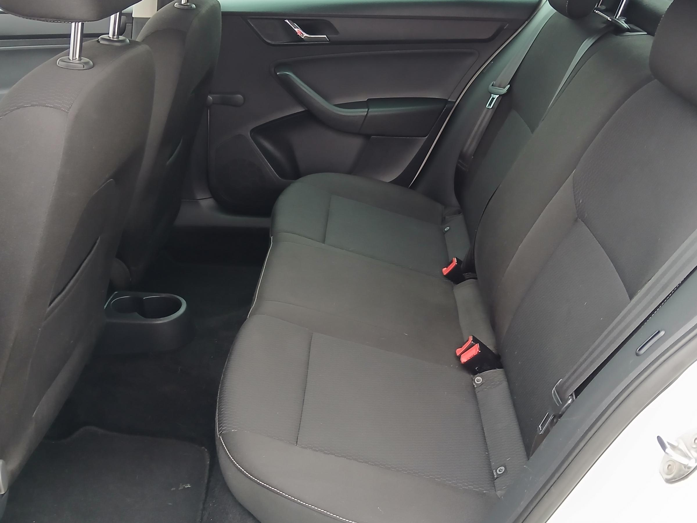 Škoda Rapid, 2013 - pohled č. 10