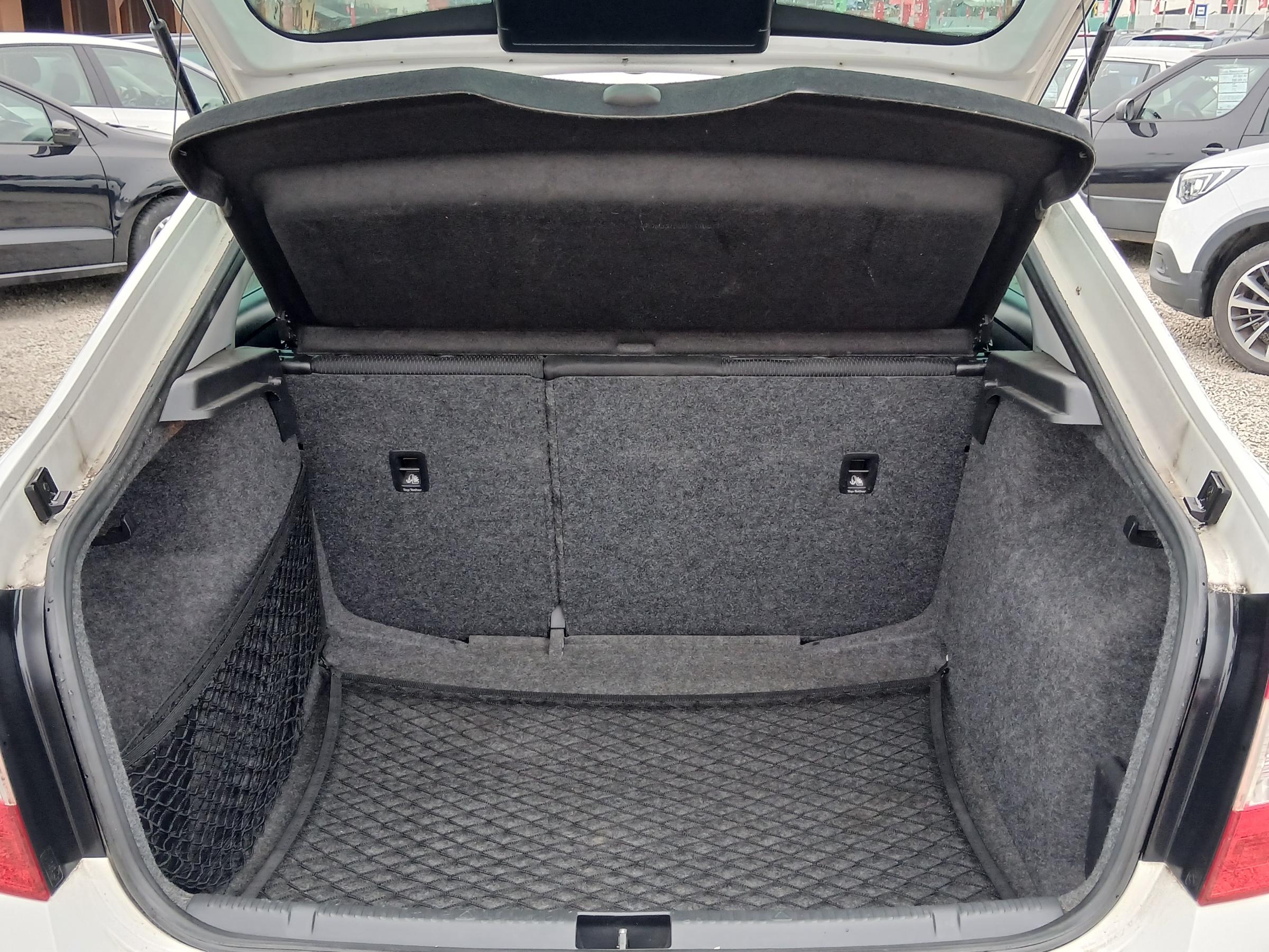 Škoda Rapid, 2013 - pohled č. 7