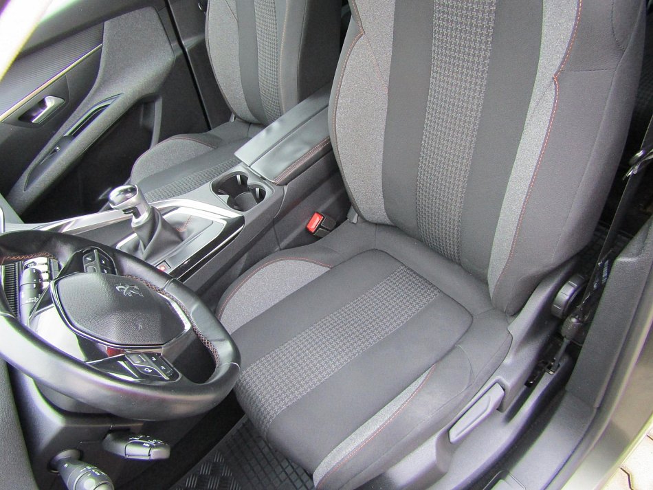 Peugeot 5008 1.6 HDi 