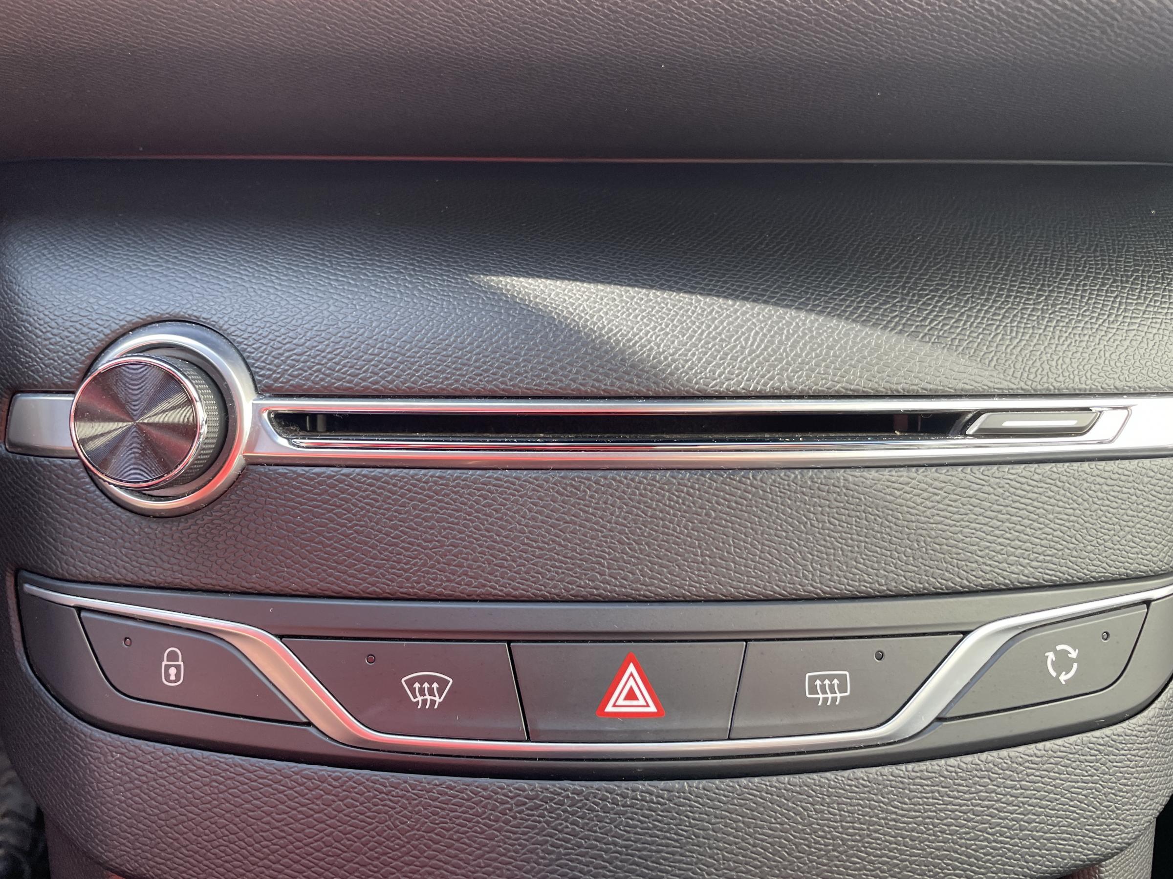 Peugeot 308, 2017 - pohled č. 14