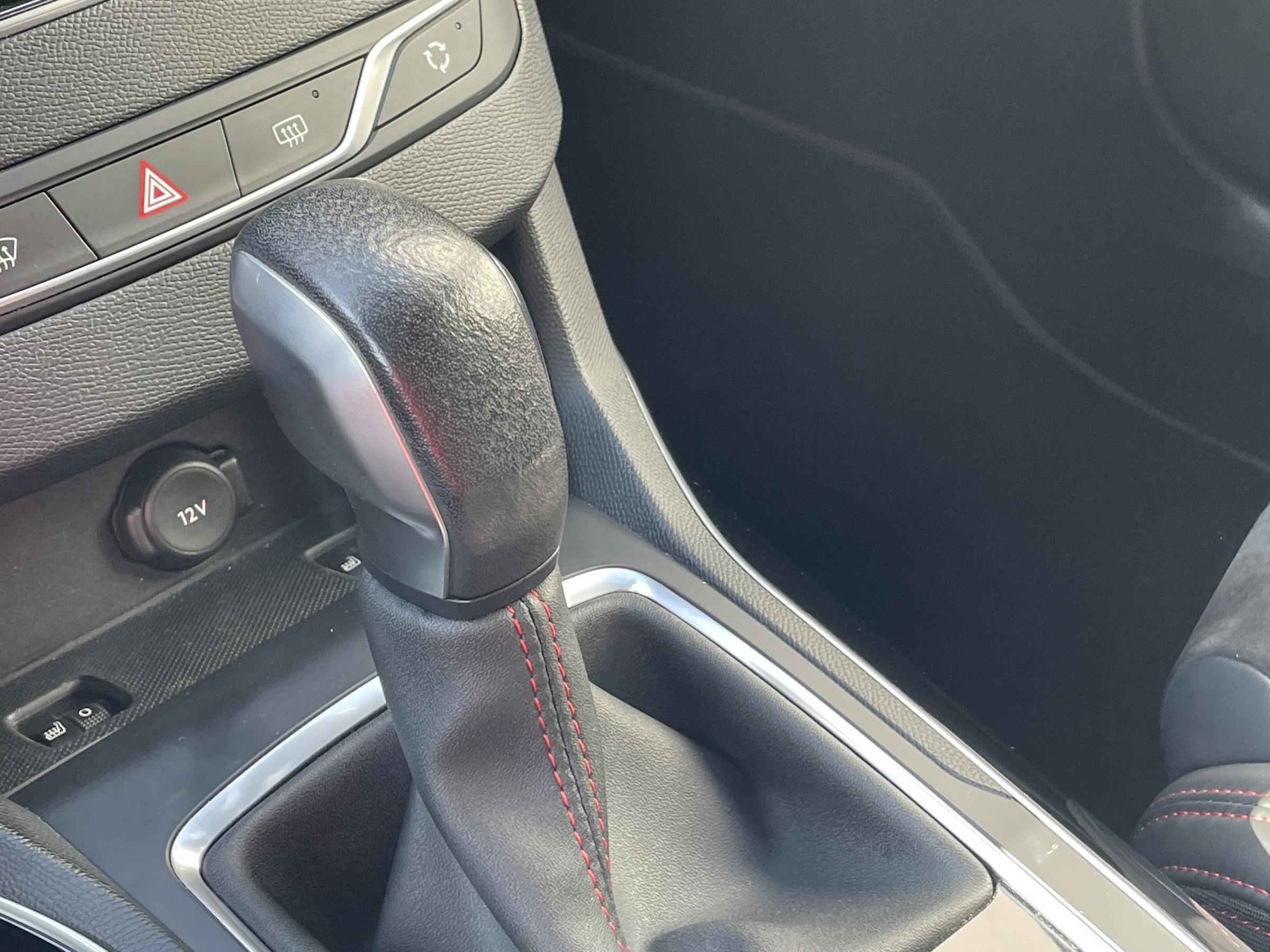 Peugeot 308, 2017 - pohled č. 16