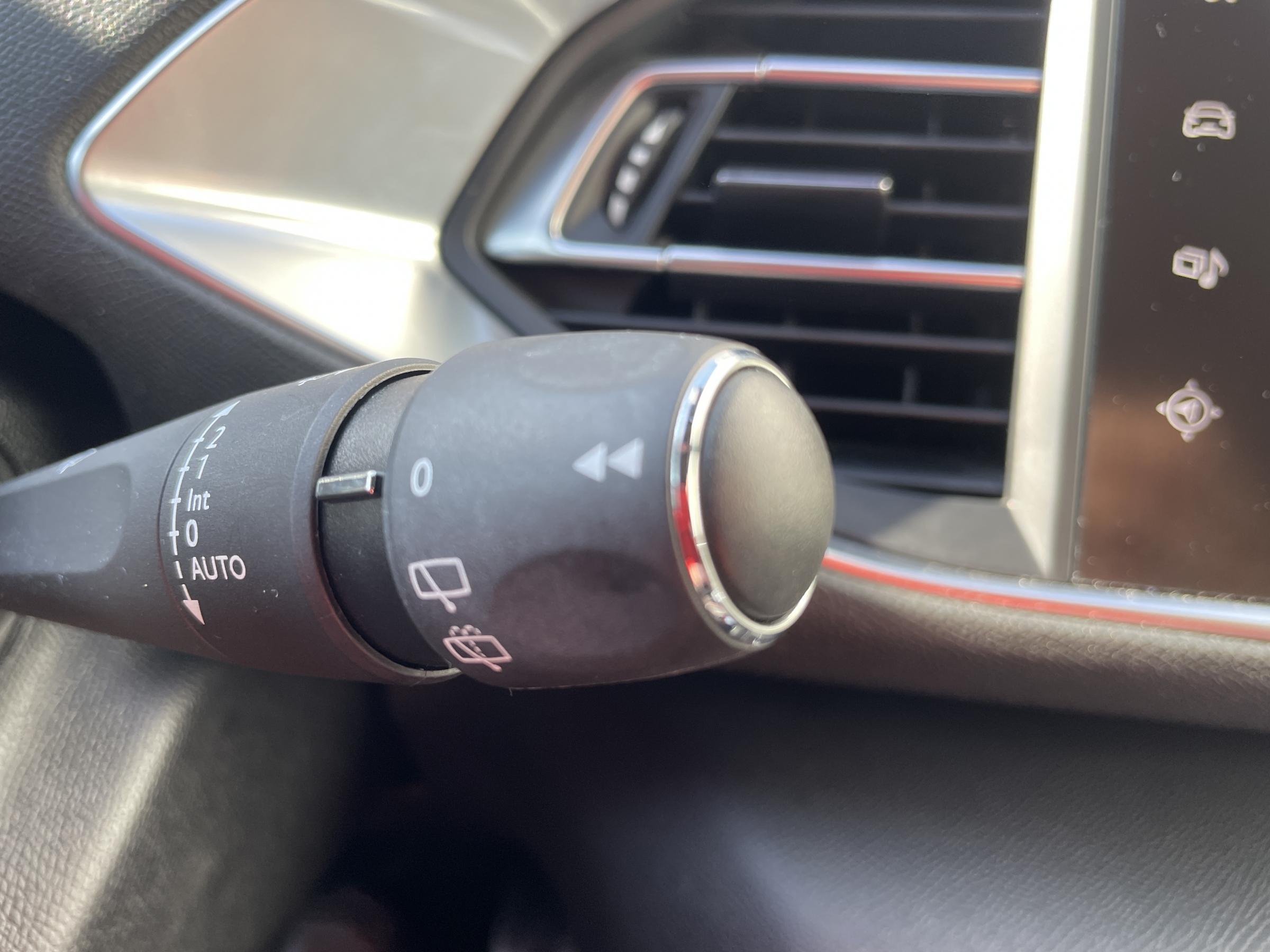 Peugeot 308, 2017 - pohled č. 19