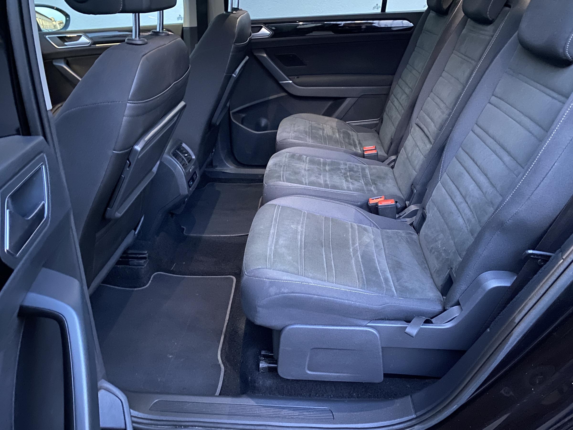 Volkswagen Touran, 2018 - pohled č. 10