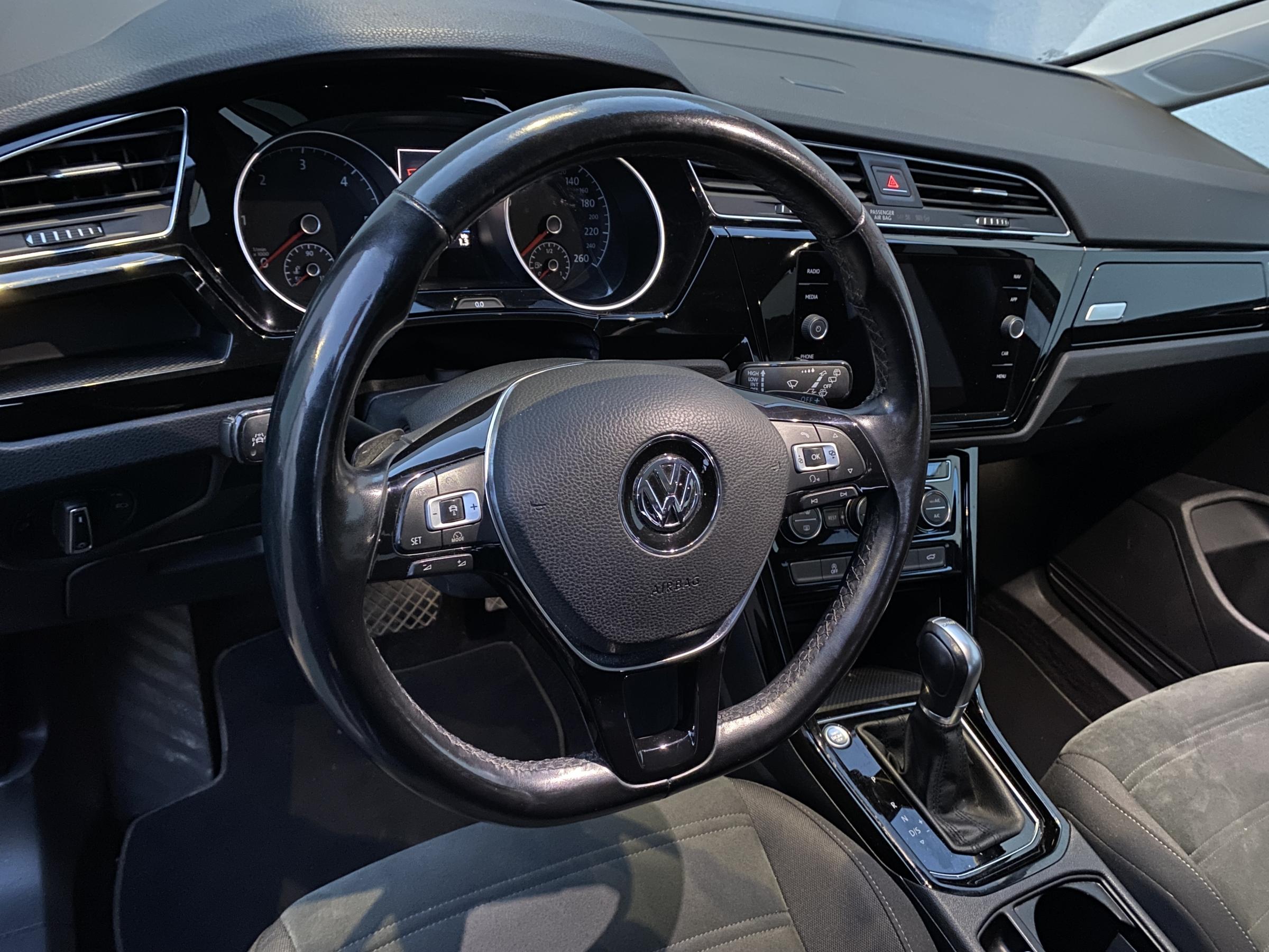 Volkswagen Touran, 2018 - pohled č. 12