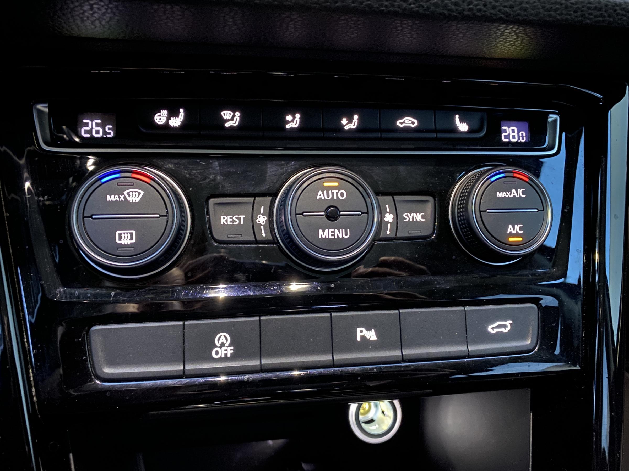 Volkswagen Touran, 2018 - pohled č. 15