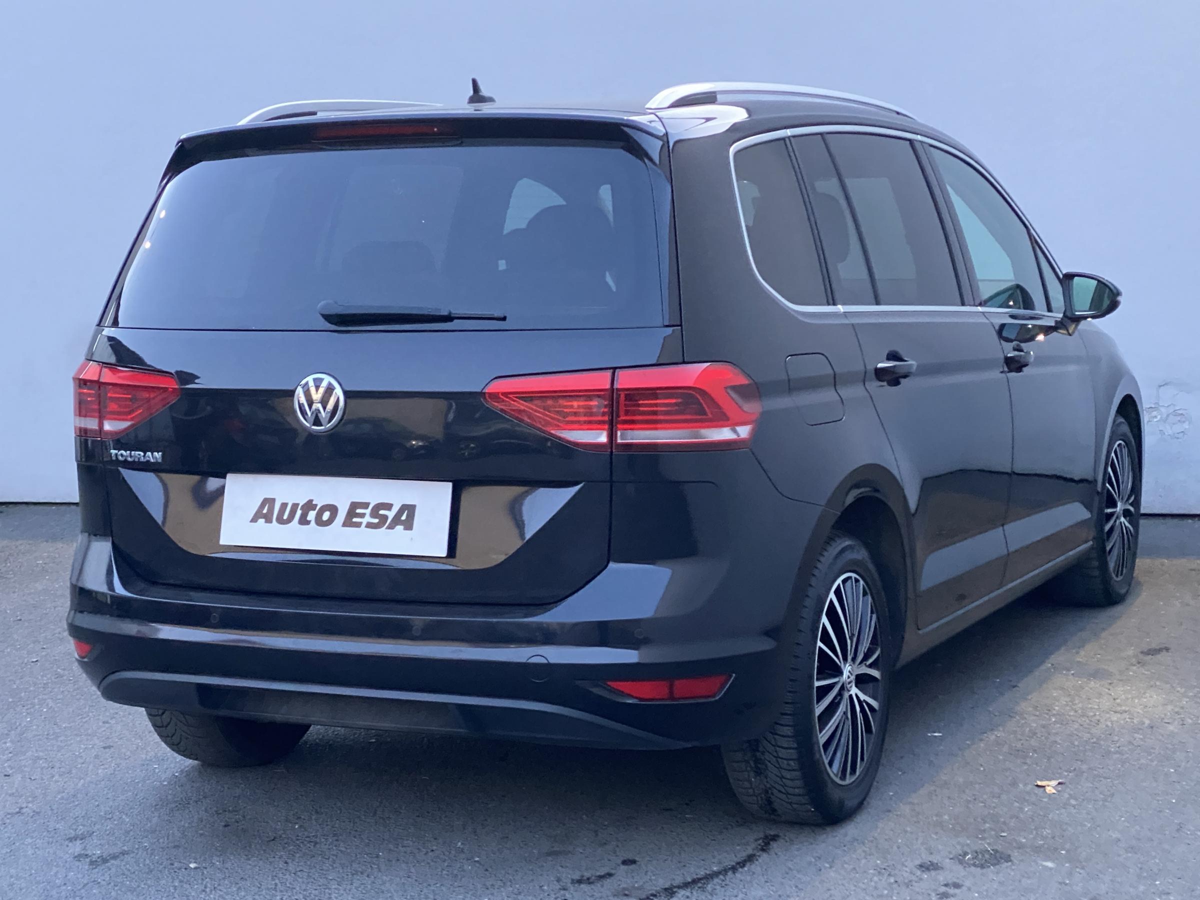 Volkswagen Touran, 2018 - pohled č. 4