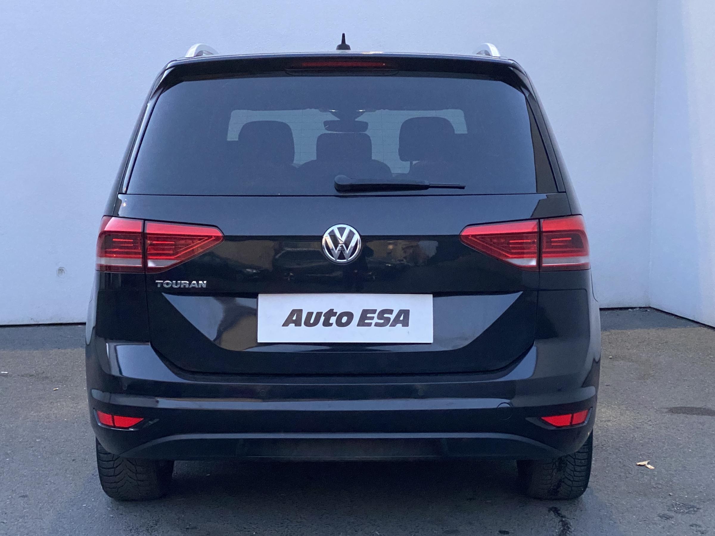 Volkswagen Touran, 2018 - pohled č. 5