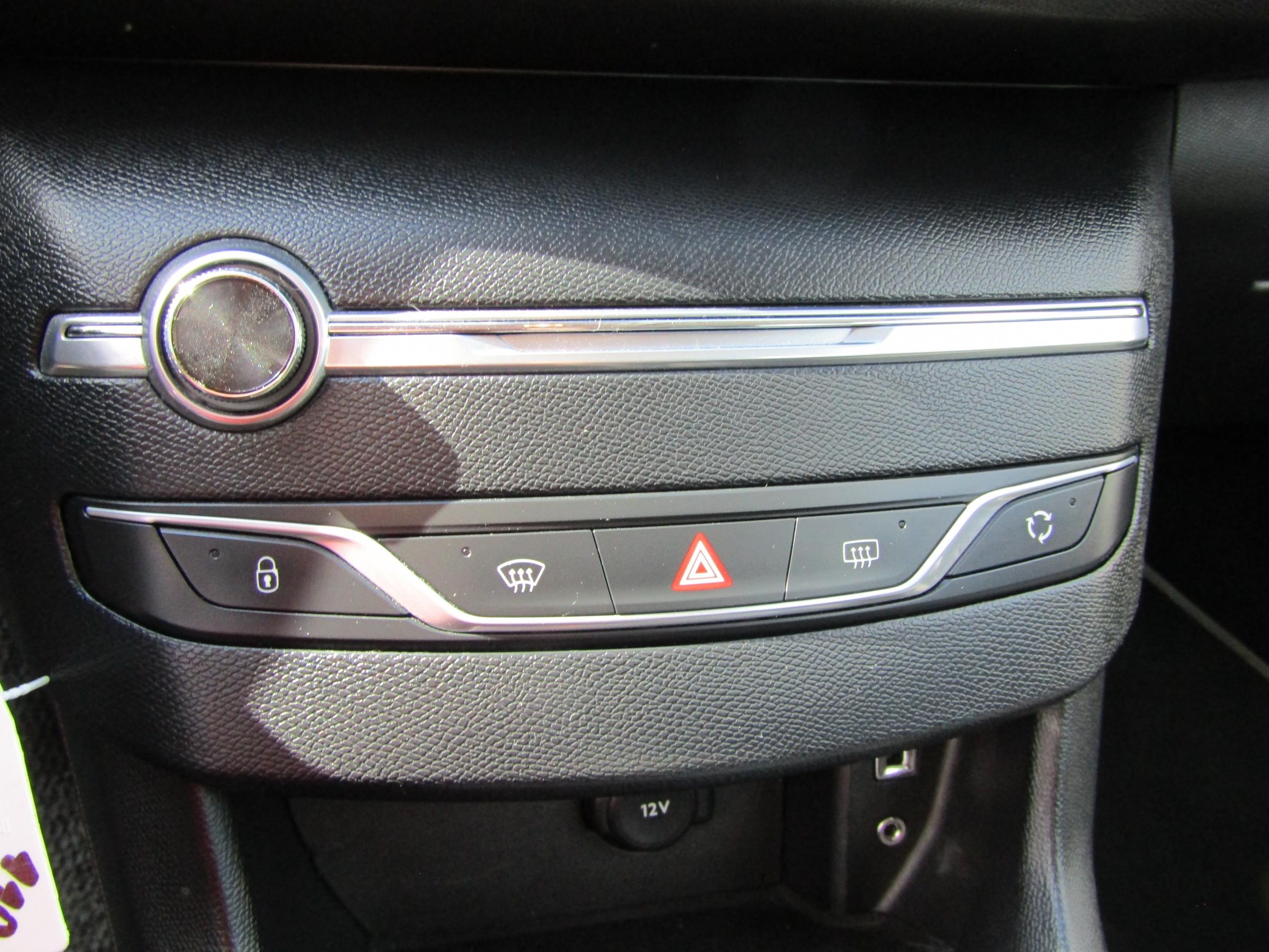 Peugeot 308, 2016 - pohled č. 11