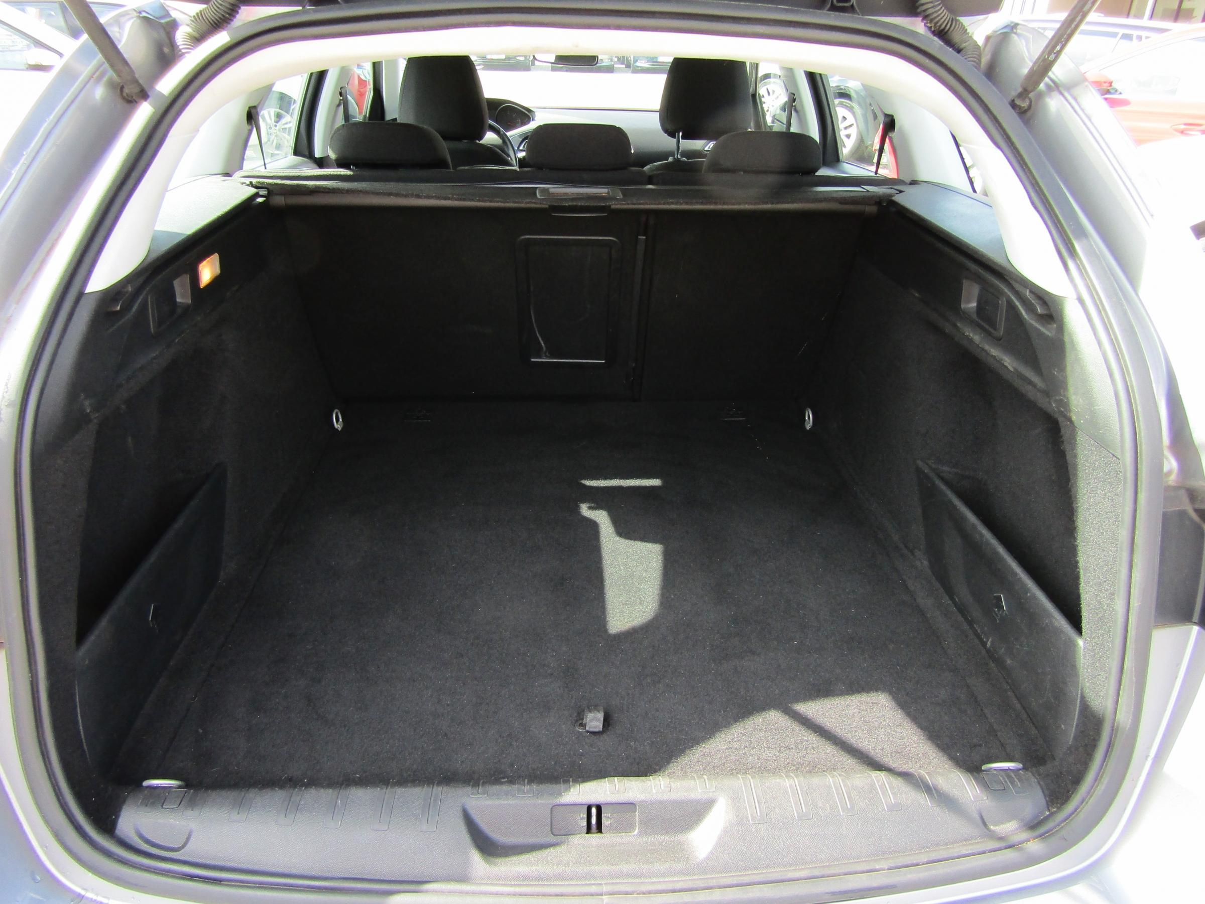 Peugeot 308, 2016 - pohled č. 7