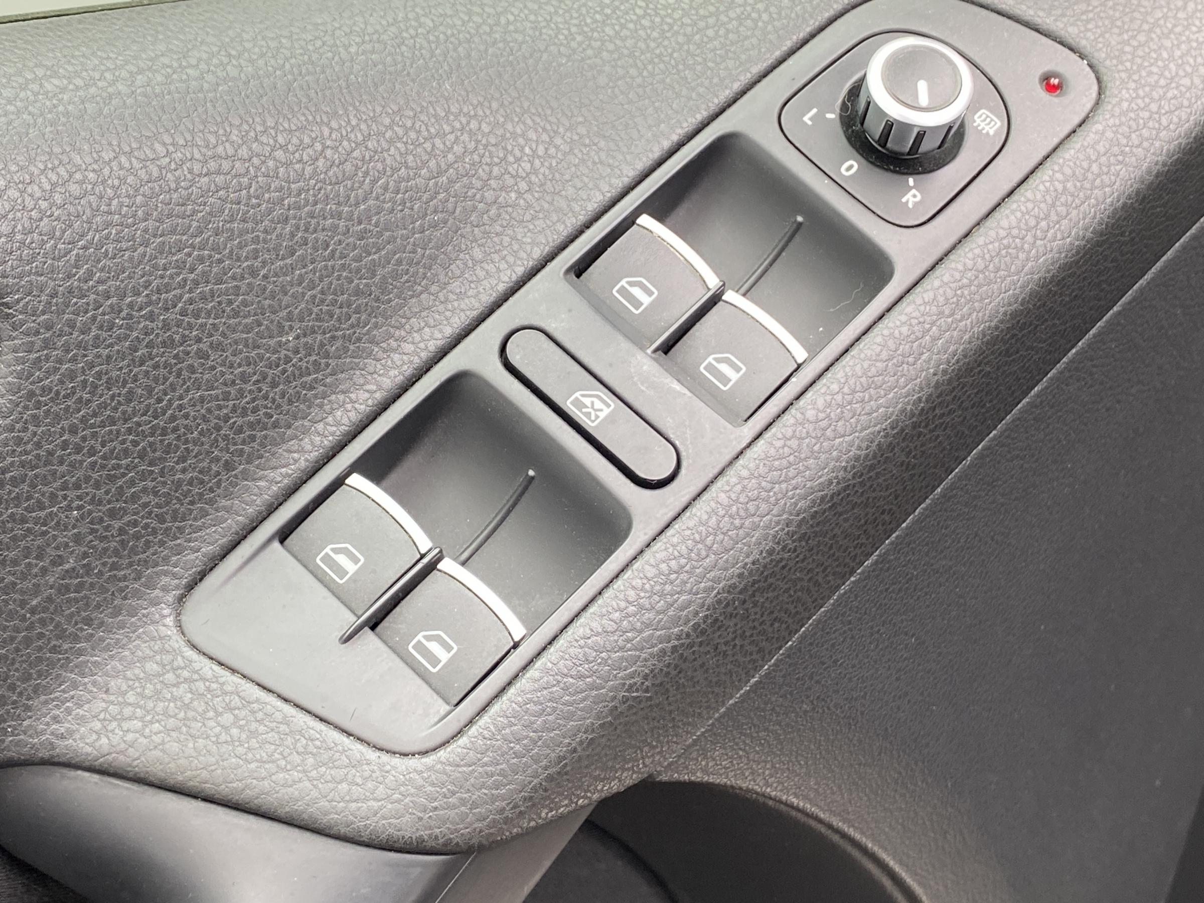 Volkswagen Tiguan, 2014 - pohled č. 11