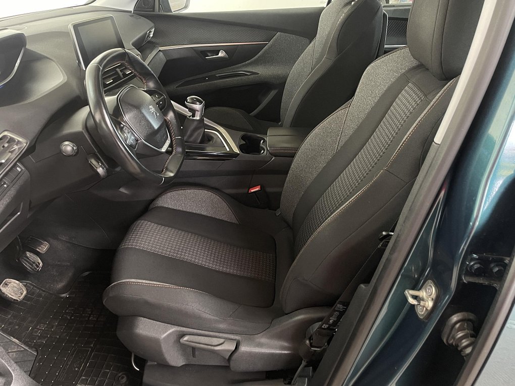Peugeot 5008 1.2 PT 