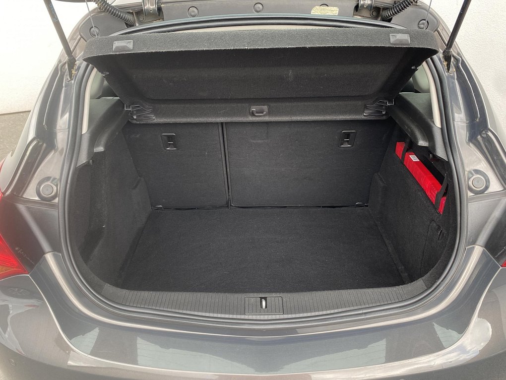 Opel Astra 1.6i Selection
