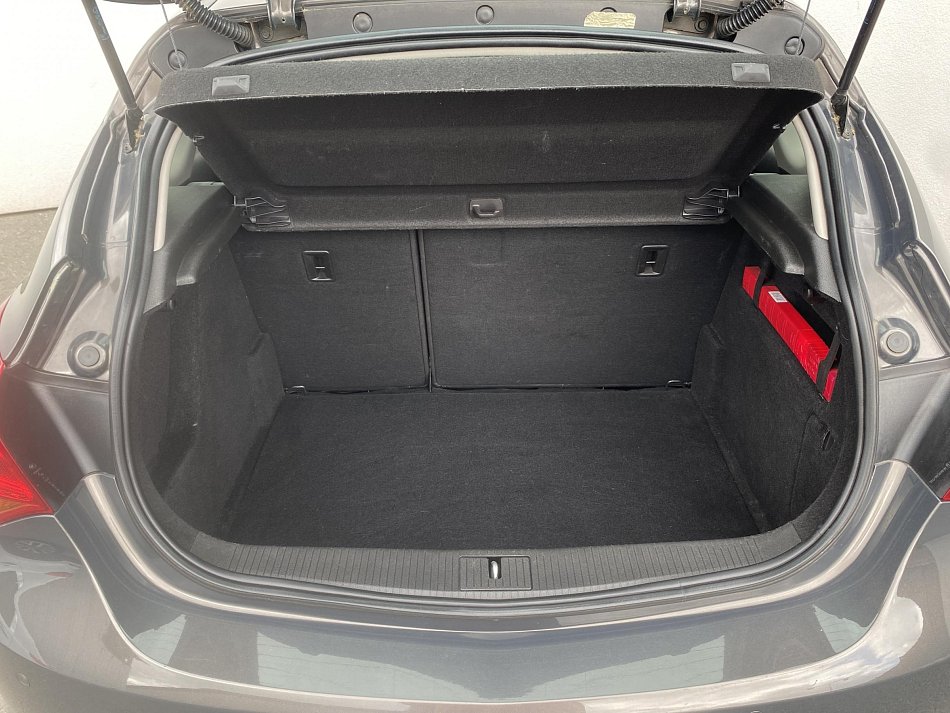 Opel Astra 1.6i Selection