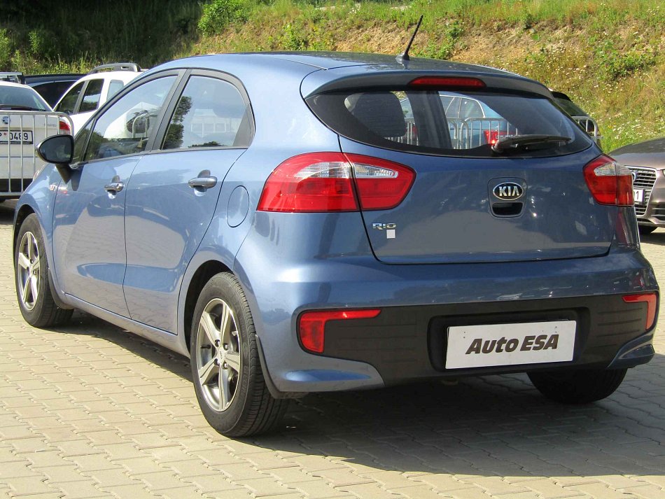 Kia Rio 1.3i 