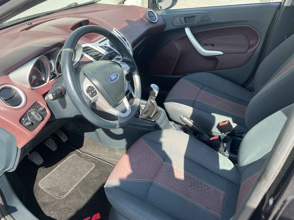 Ford Fiesta 1.3i Titanium