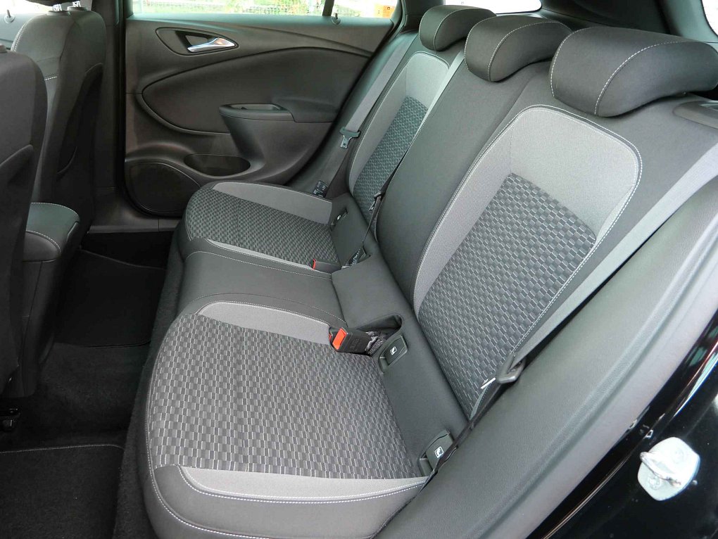 Opel Astra 1.2T 
