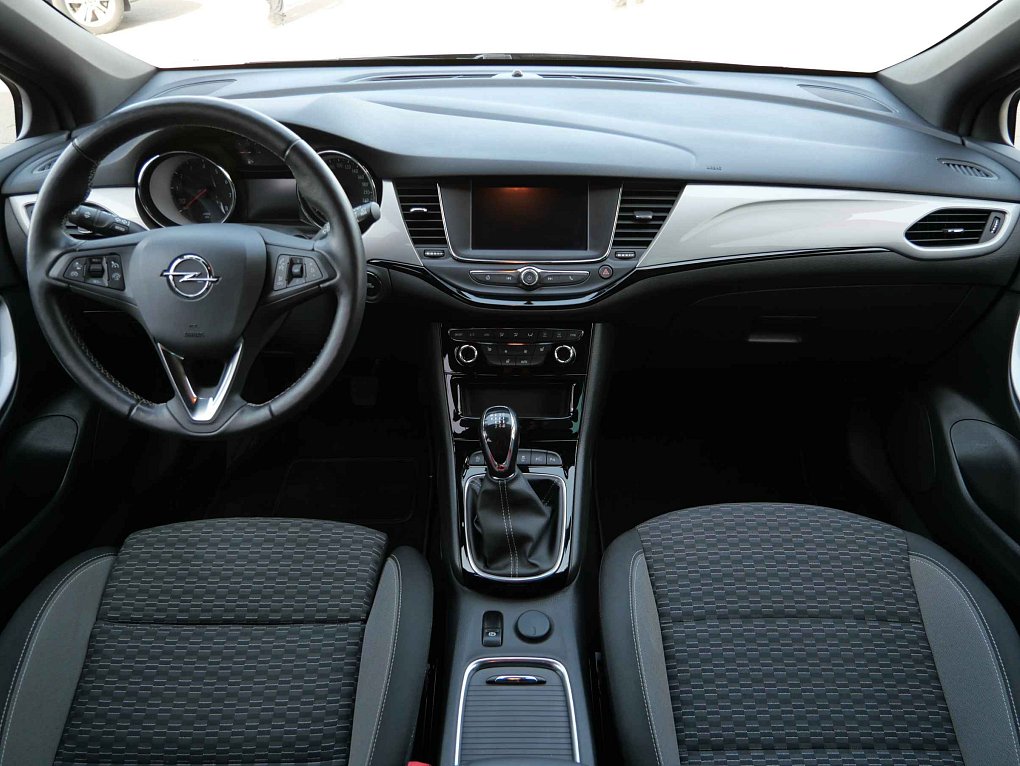 Opel Astra 1.2T 