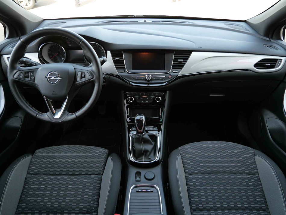 Opel Astra 1.2T 