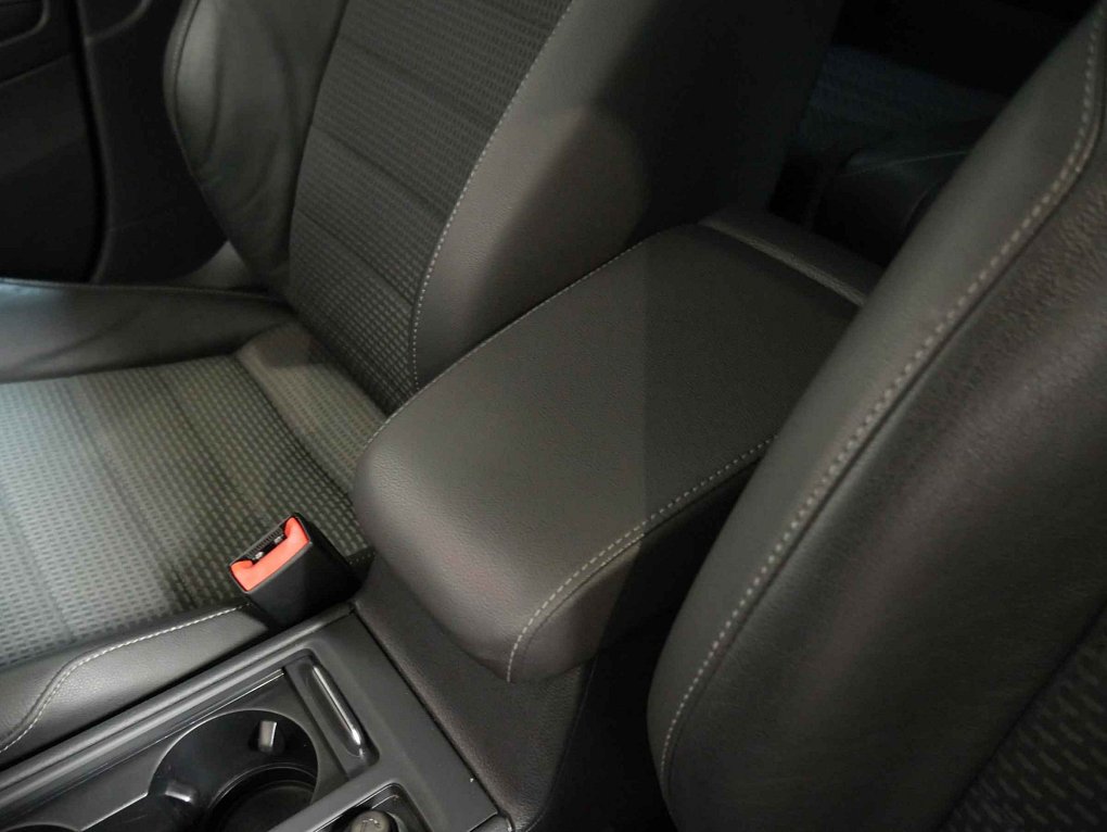 Volkswagen Golf 1.2TSI 