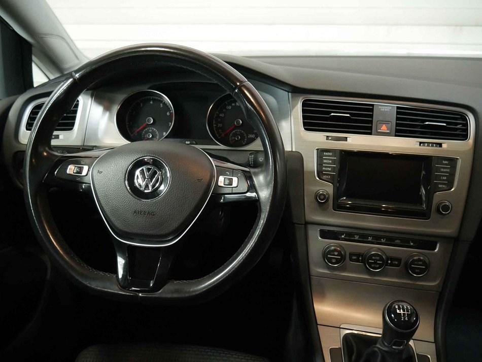Volkswagen Golf 1.2TSI 