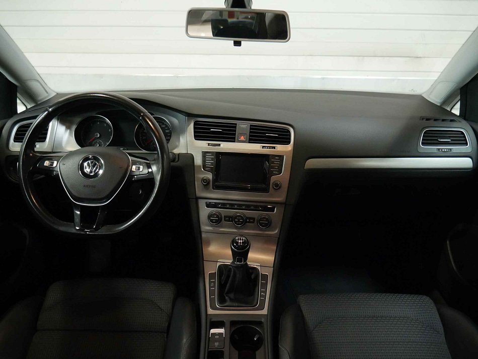 Volkswagen Golf 1.2TSI 