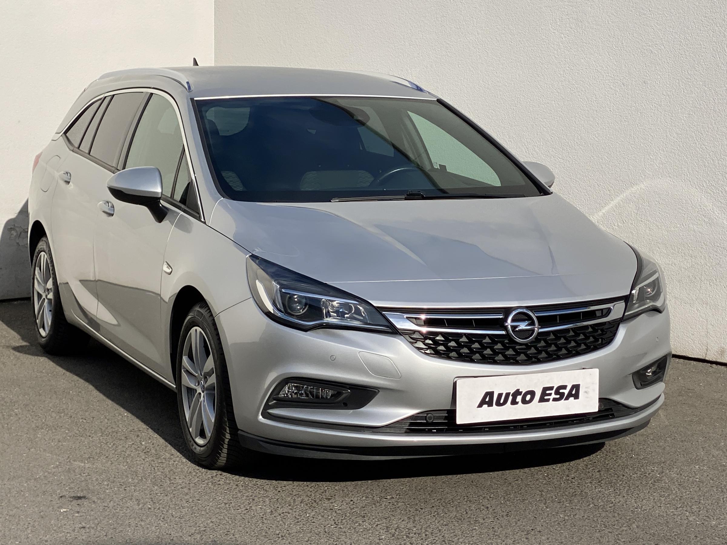 Opel Astra, 2019 - celkový pohled