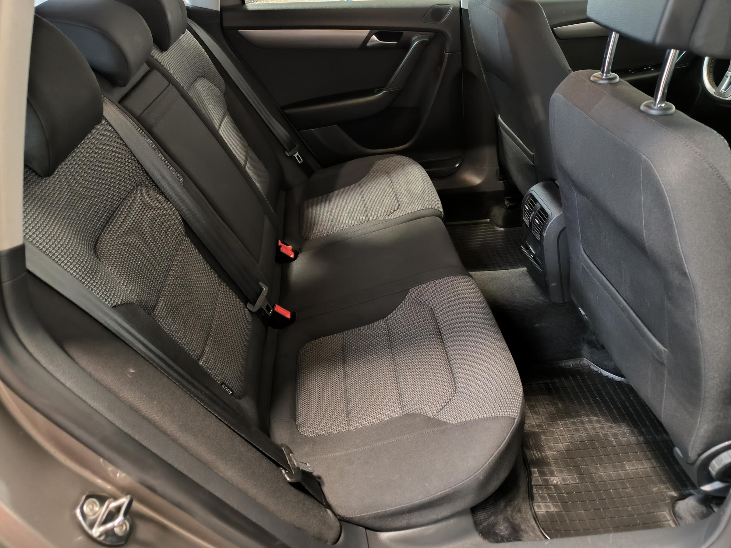 Volkswagen Passat, 2011 - pohled č. 11