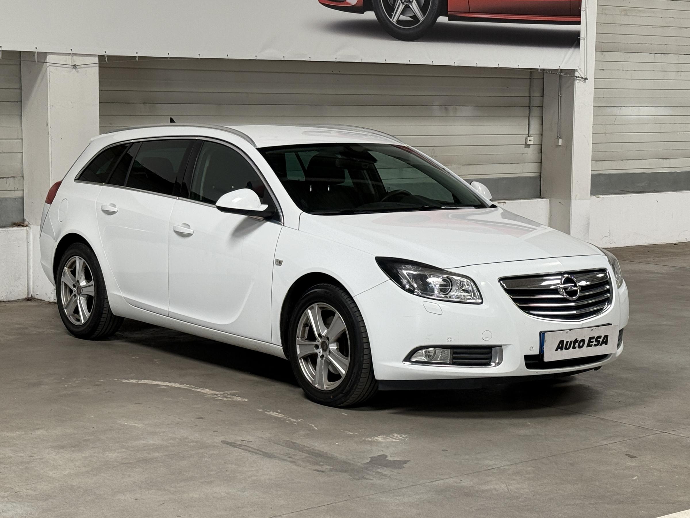 Opel Insignia, 2011 - celkový pohled