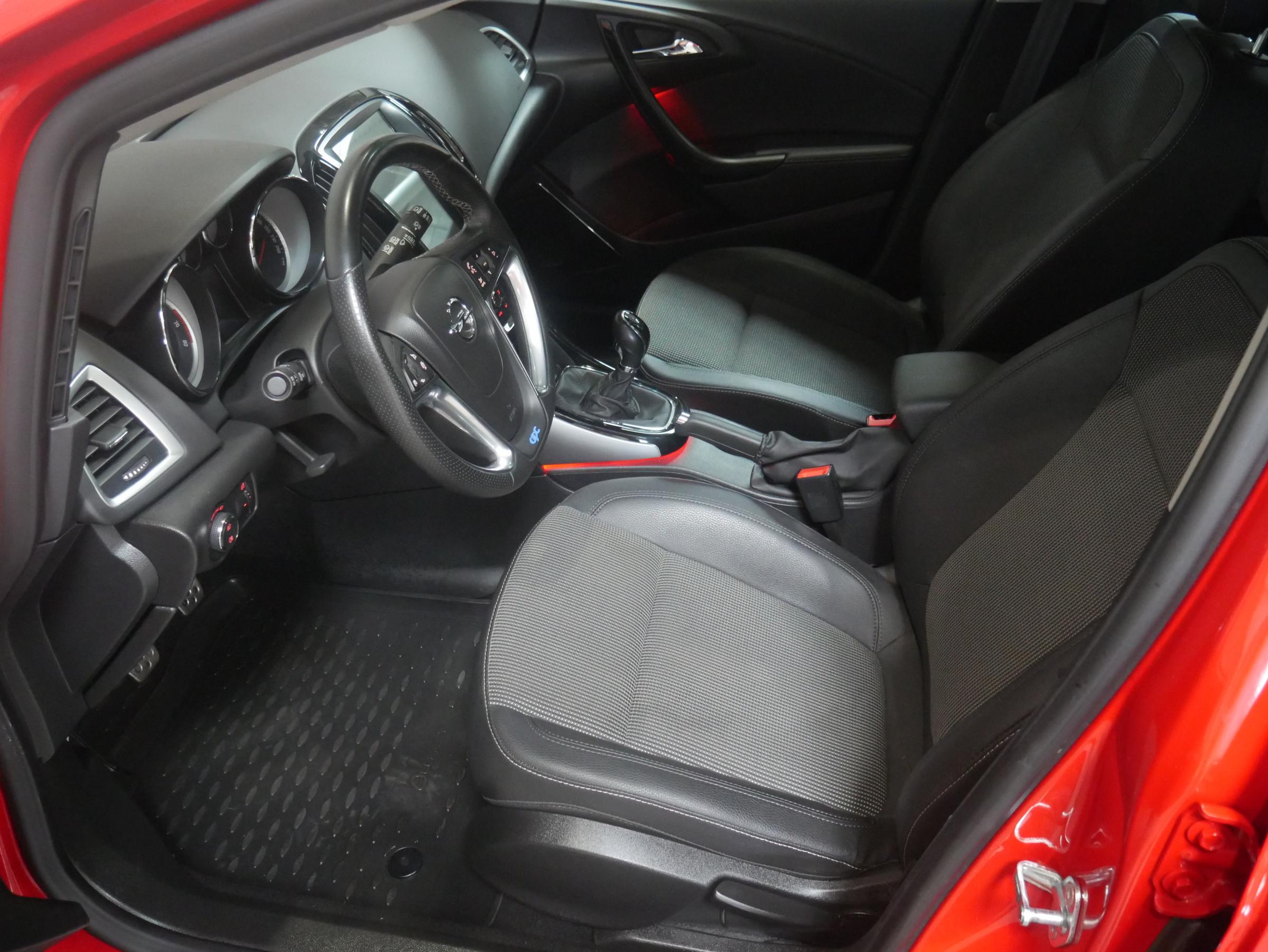 Opel Astra, 2015 - pohled č. 10