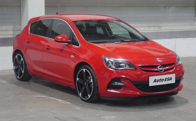 Opel Astra 1.4 Turbo OPC line