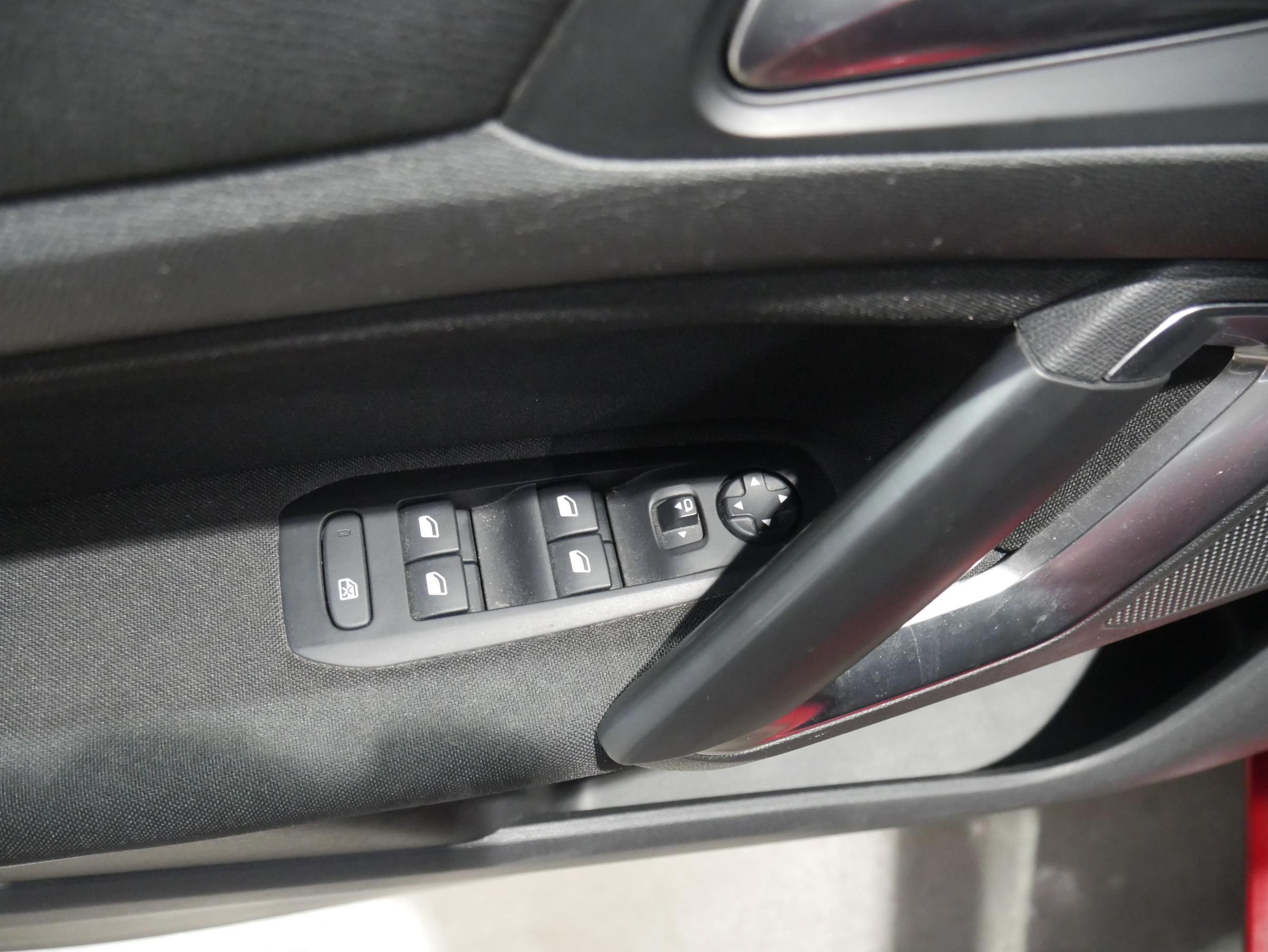 Peugeot 308, 2016 - pohled č. 11