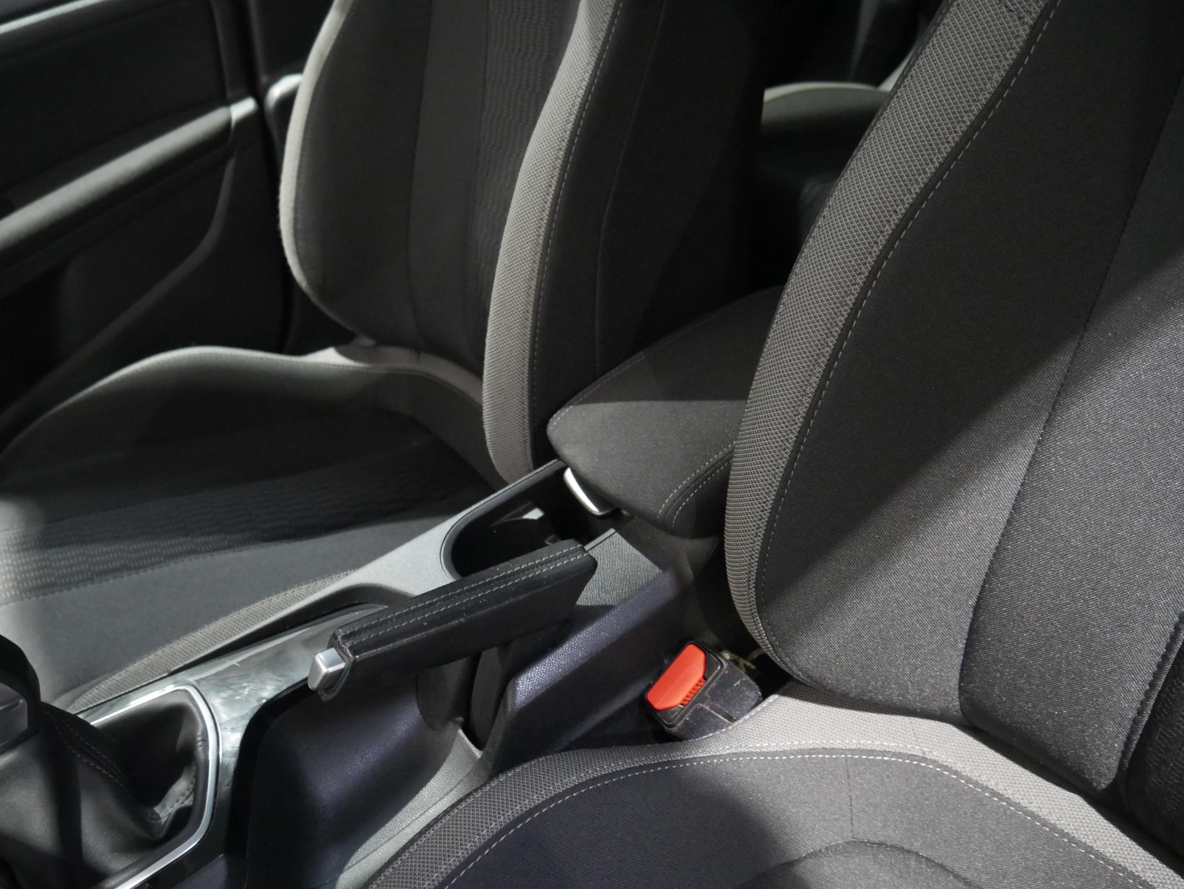 Peugeot 308, 2016 - pohled č. 17