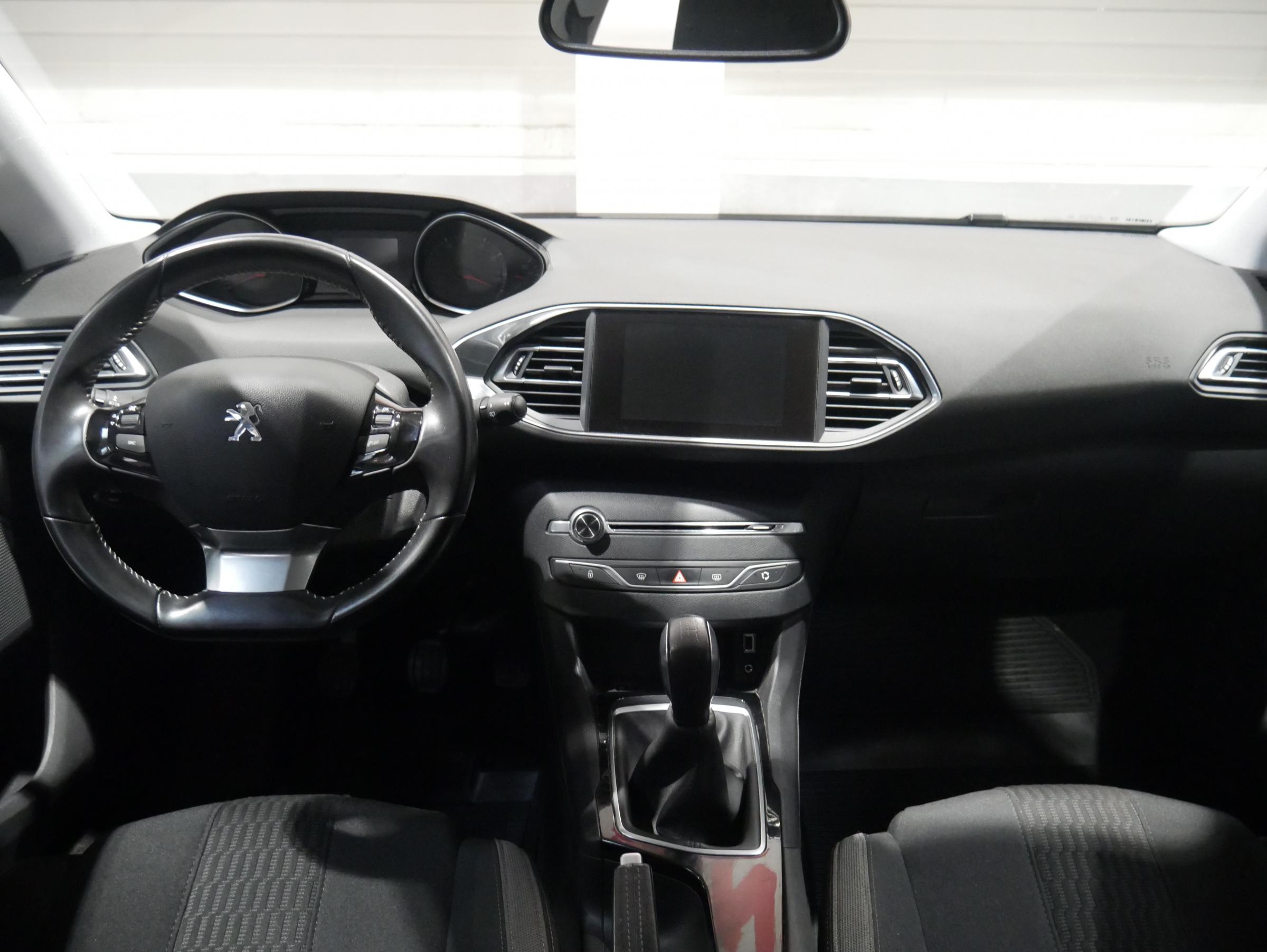 Peugeot 308, 2016 - pohled č. 8