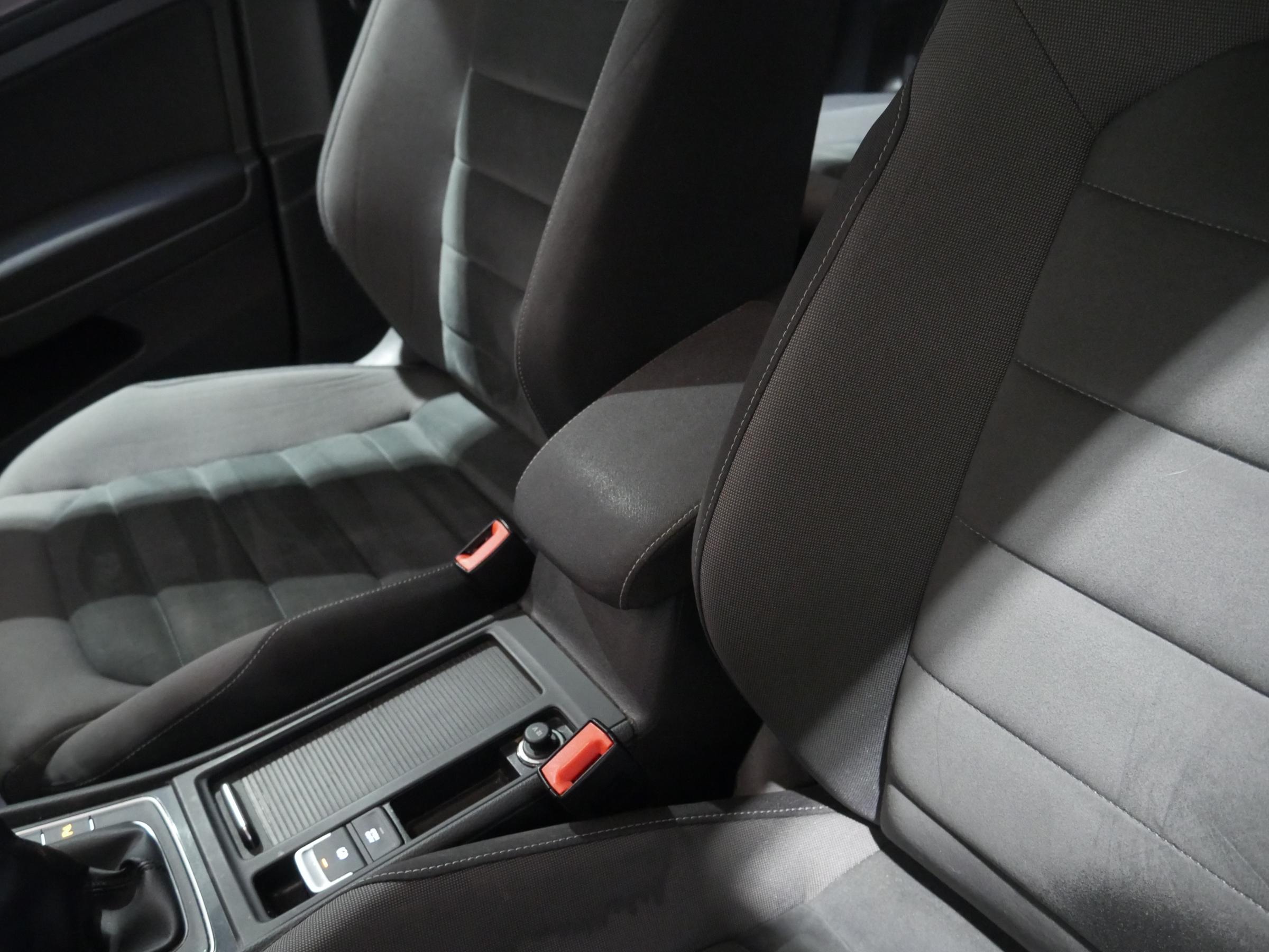 Volkswagen Golf, 2017 - pohled č. 20