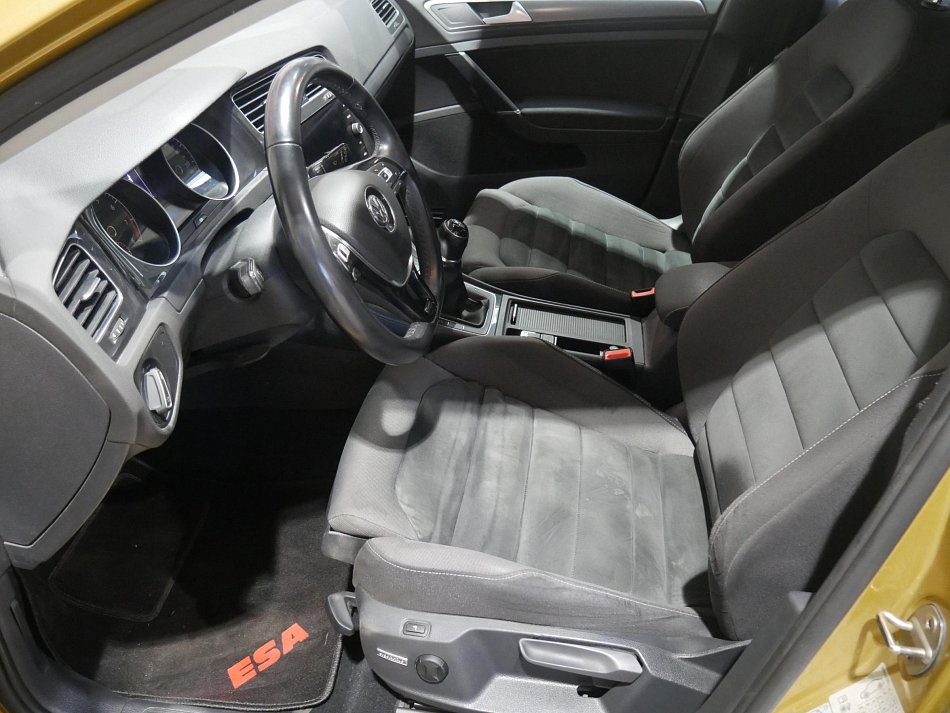 Volkswagen Golf 1.0 TSI 