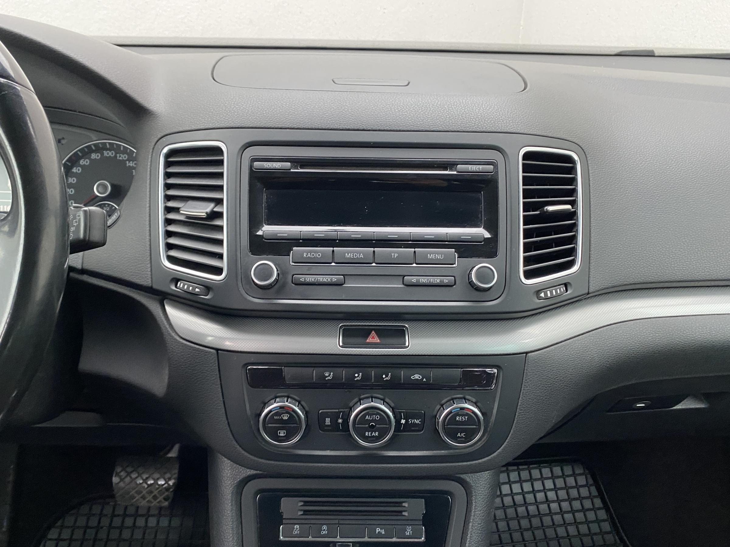 Volkswagen Sharan, 2015 - pohled č. 12