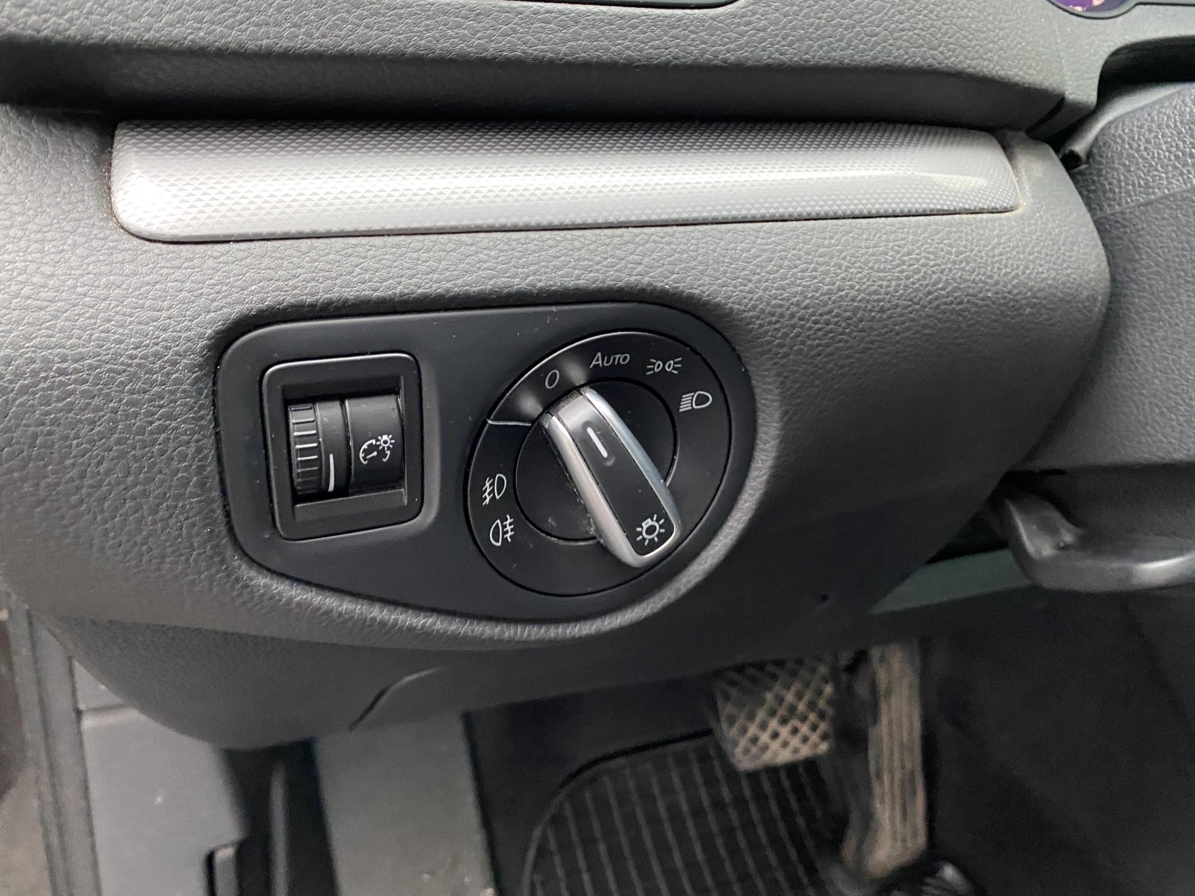 Volkswagen Sharan, 2015 - pohled č. 15