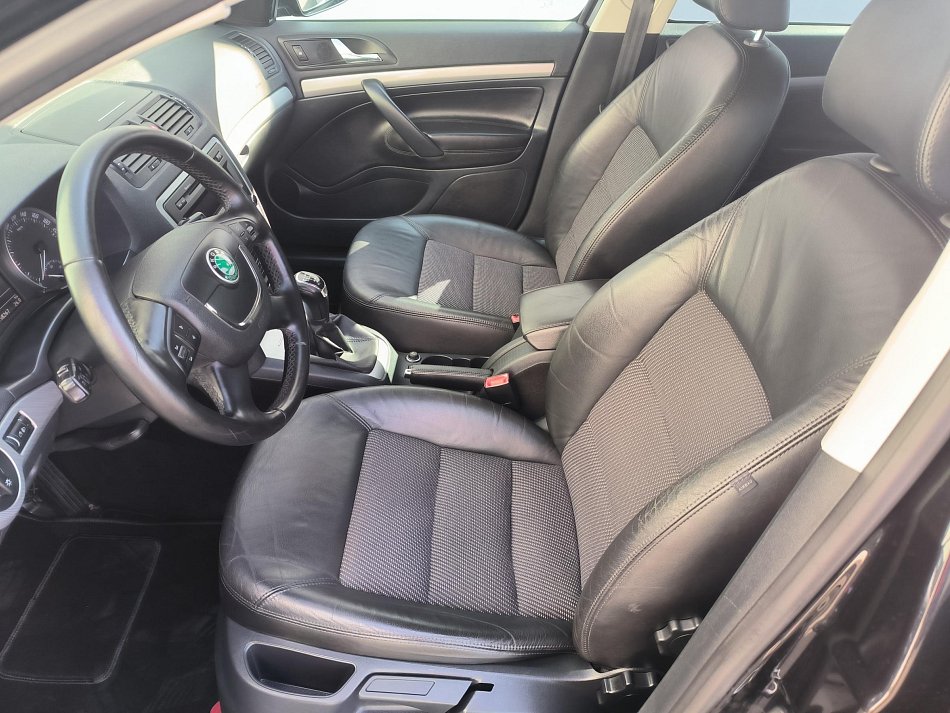 Škoda Octavia II 2.0 TDi Elegance