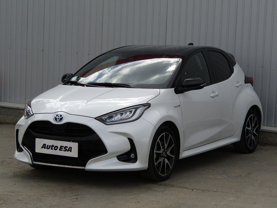 Toyota Yaris 1.5 e-CVT Style