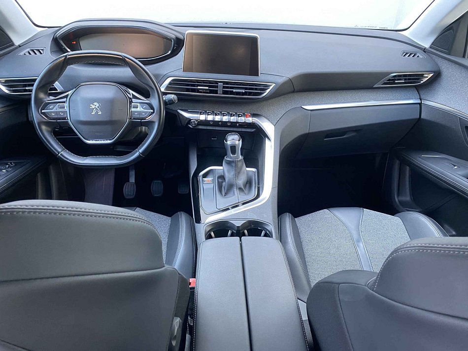 Peugeot 3008 1.2 PT Allure