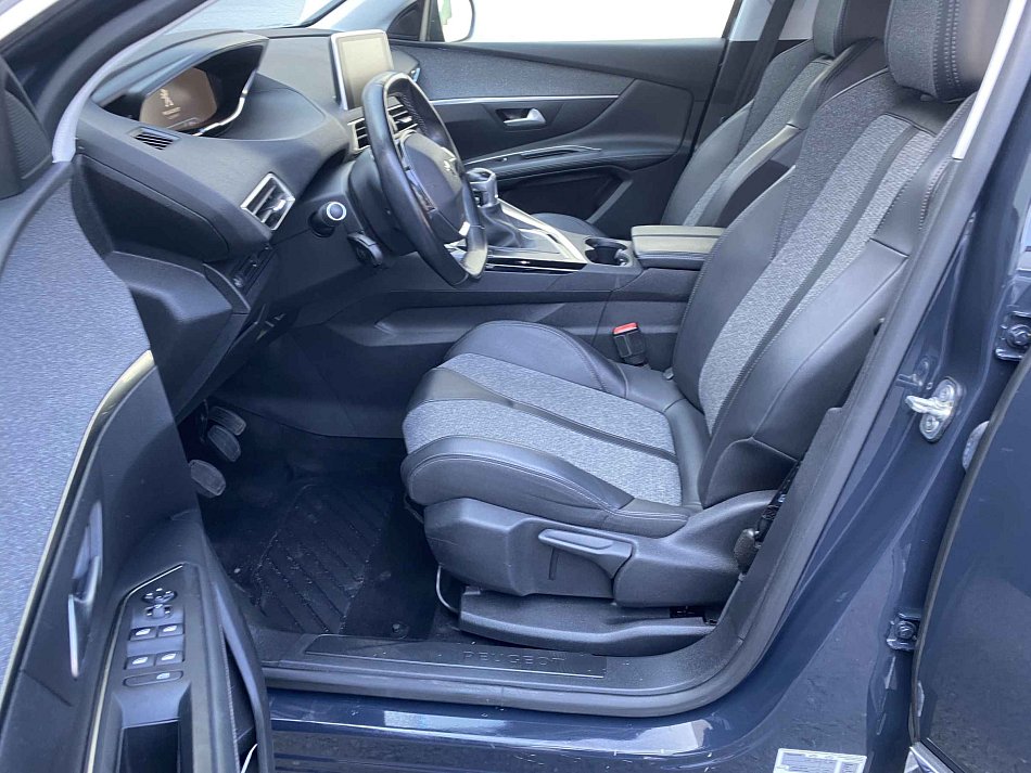Peugeot 3008 1.2 PT Allure
